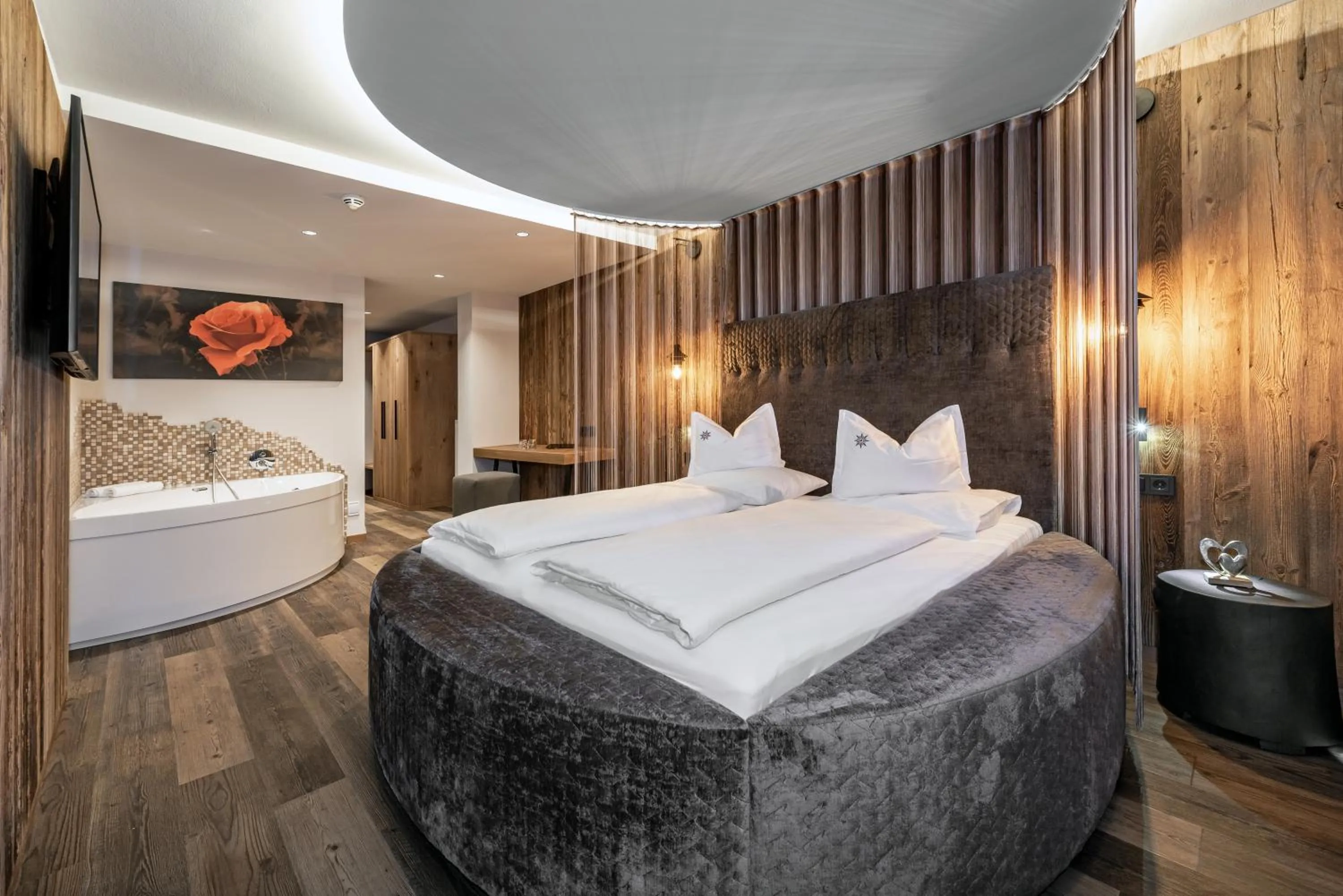 Bed in Hotel Edelweiss