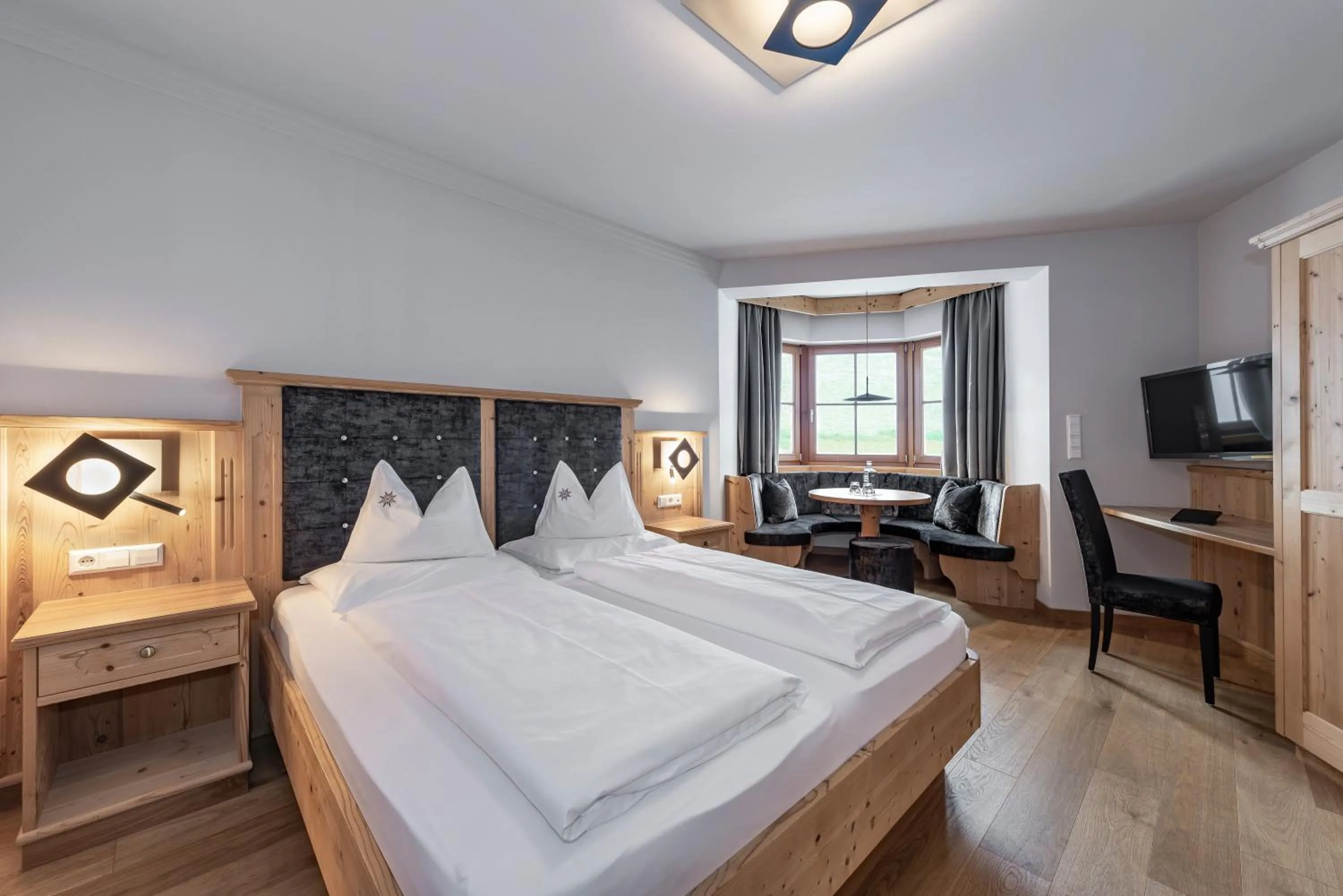 Bed in Hotel Edelweiss