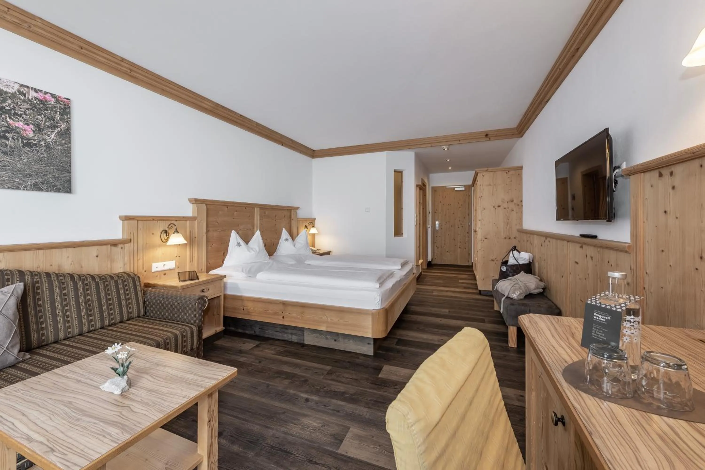 Bed in Hotel Edelweiss