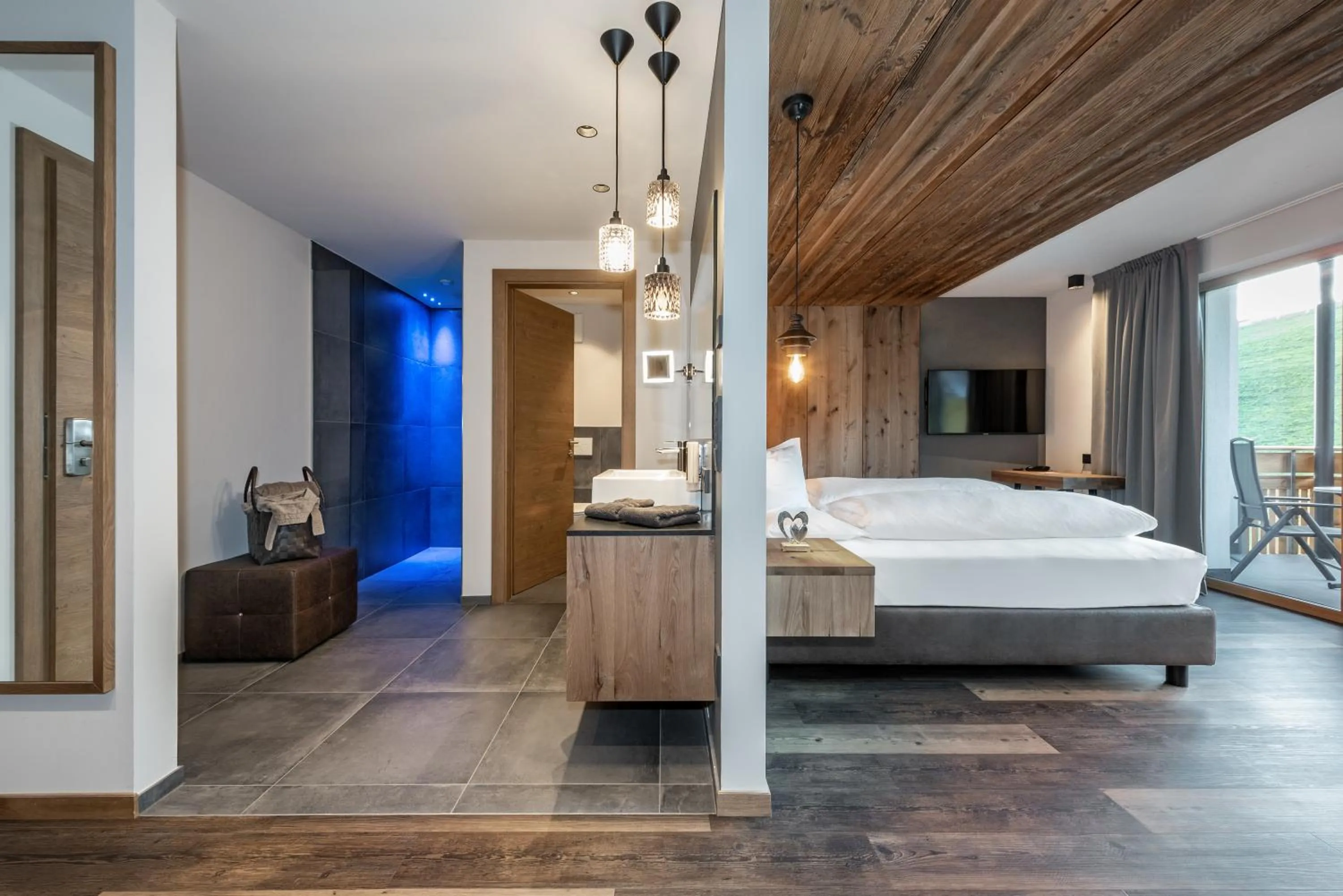 Bed in Hotel Edelweiss