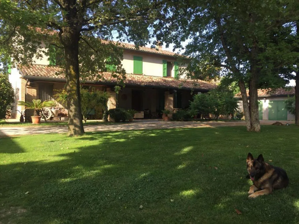 Facade/entrance in La casa di Pilar