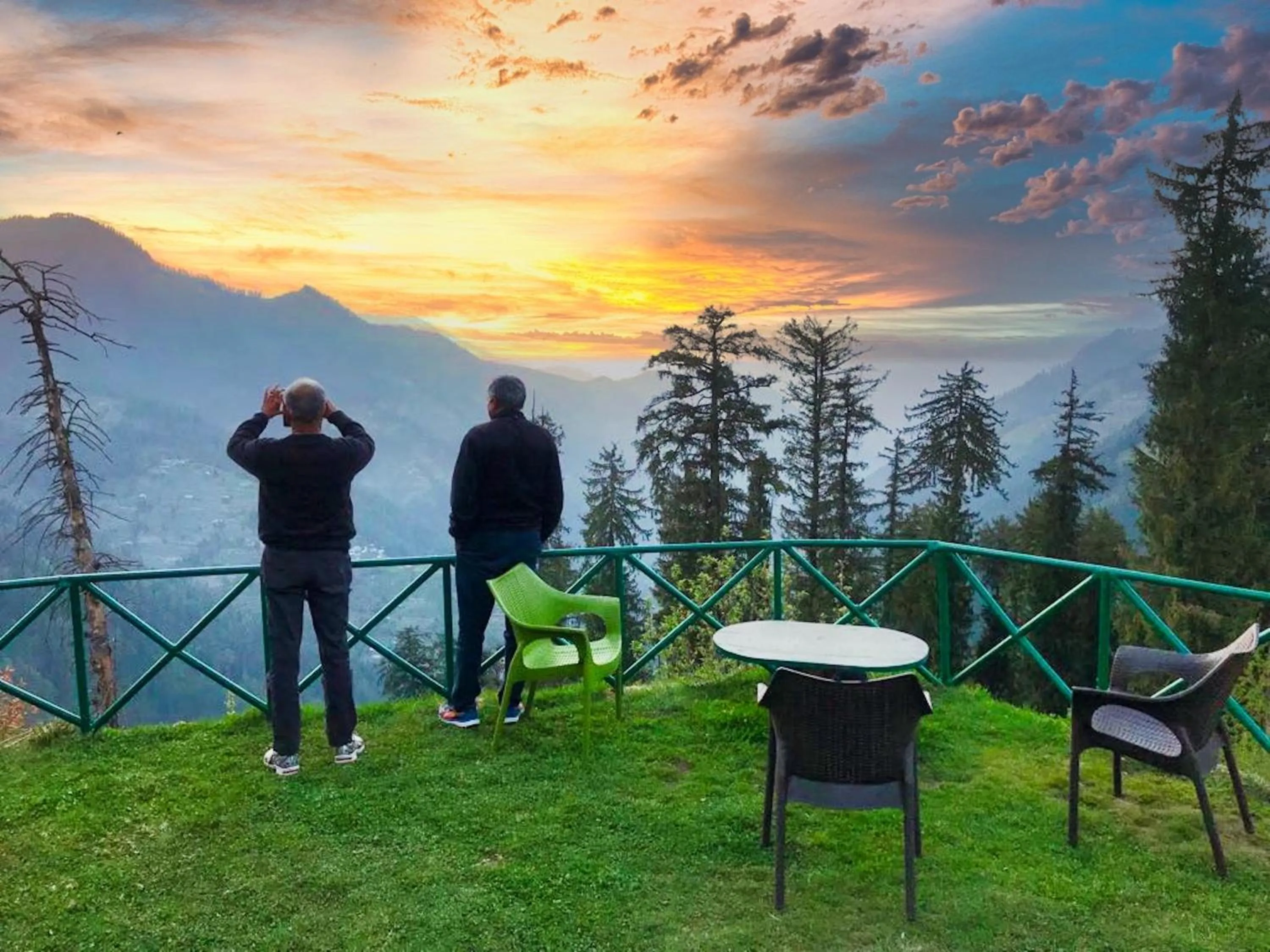 Mountain view in Banjara Retreat and Cottage Sojha