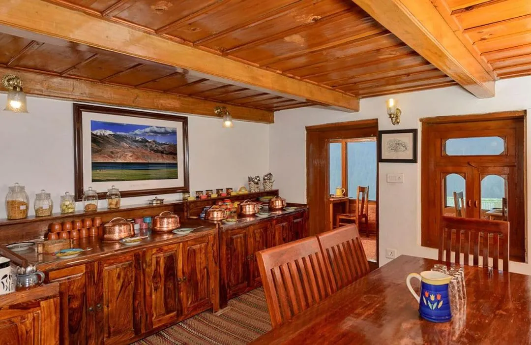 Restaurant/places to eat in Banjara Retreat and Cottage Sojha