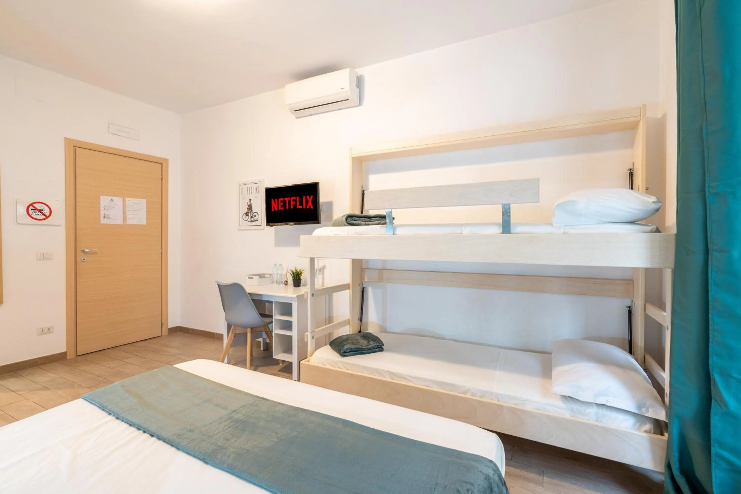 Bed in VaticanRome GUESTHOUSE