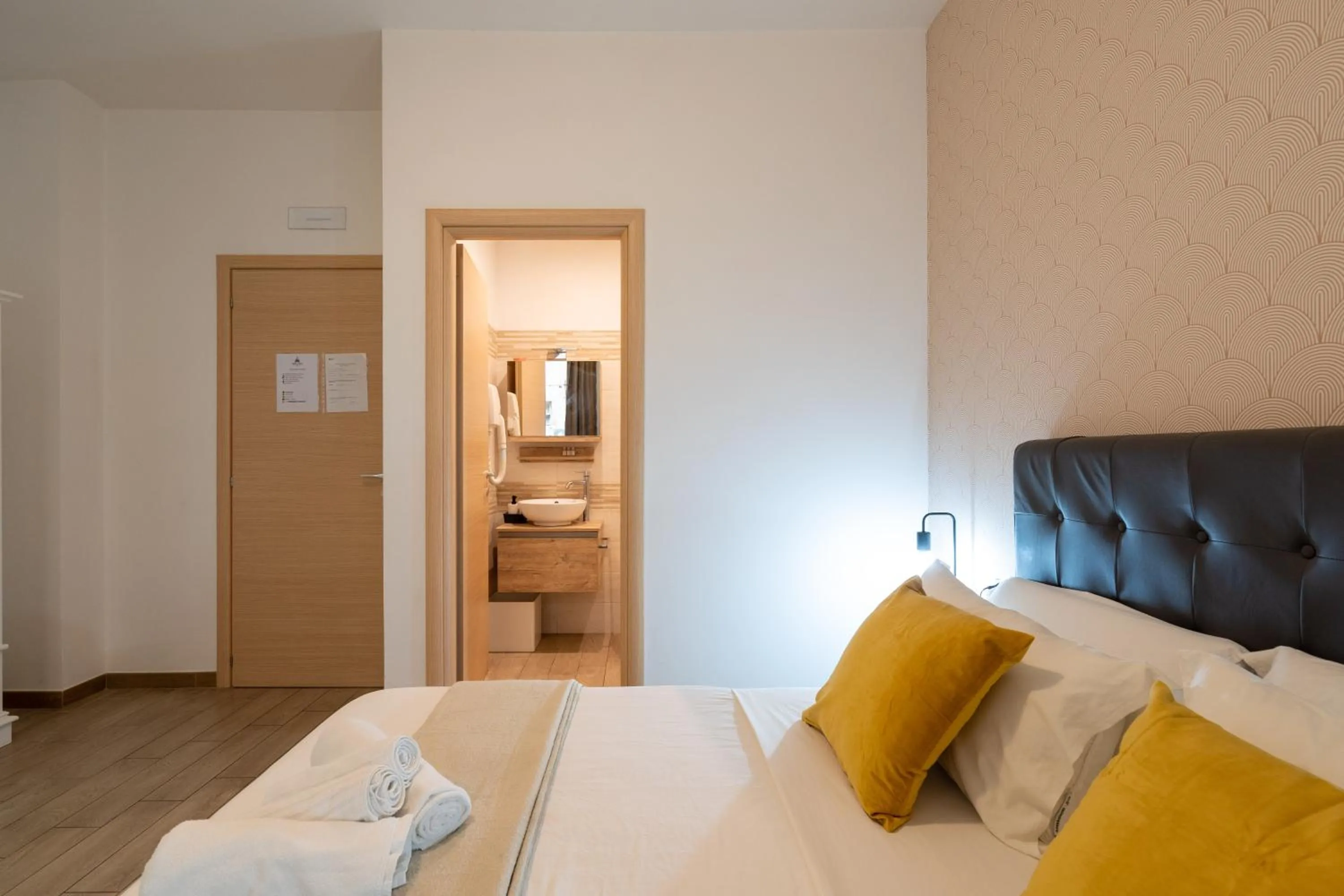 Bed in VaticanRome GUESTHOUSE