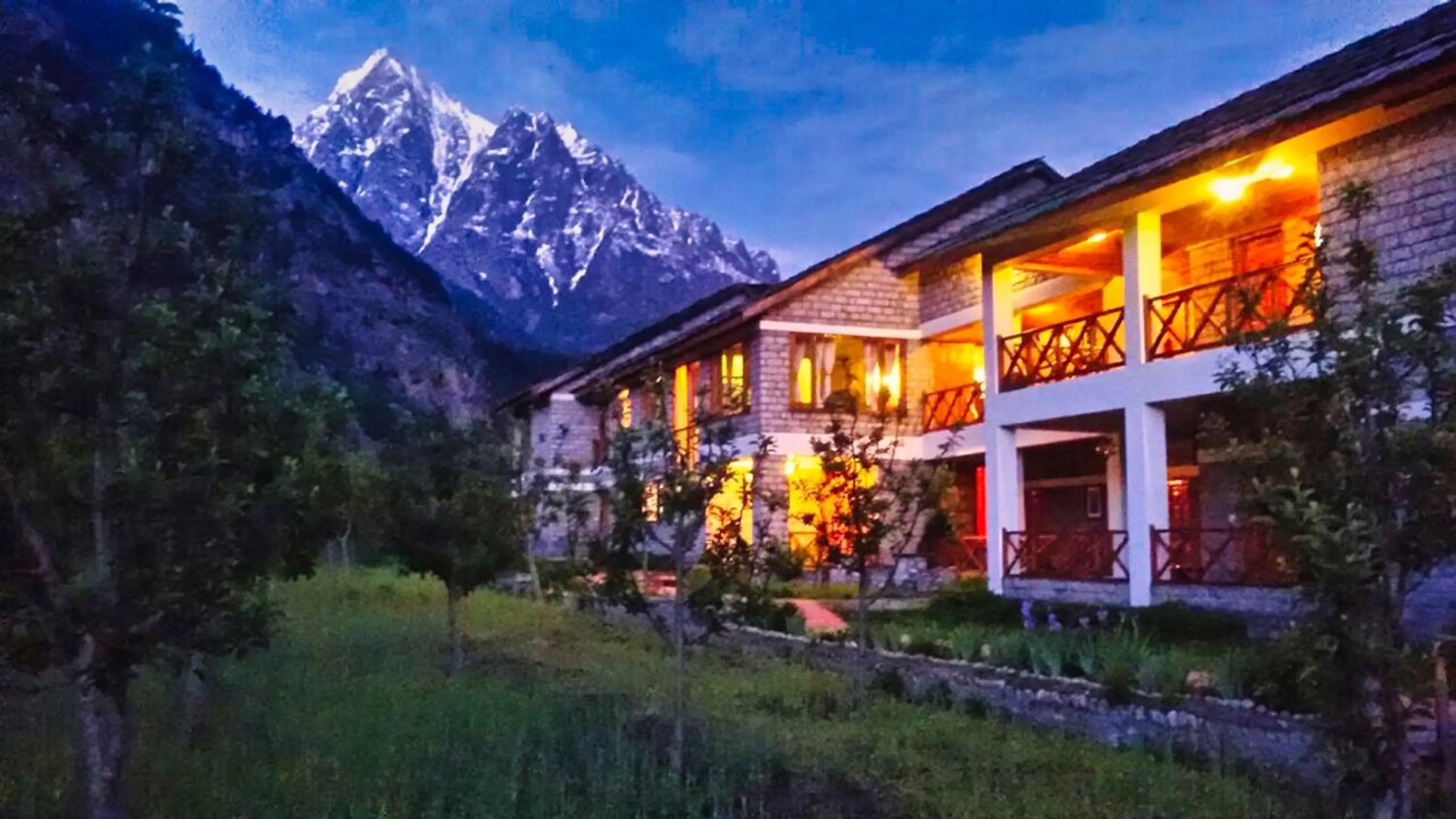 Night in Banjara Camp and Retreat Sangla