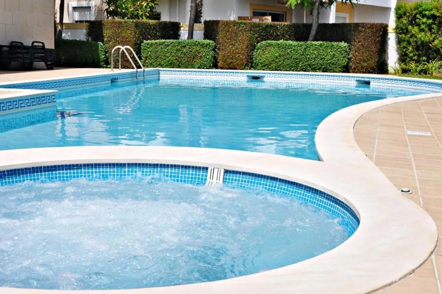 Swimming pool in Uma Casa a Beira Sol