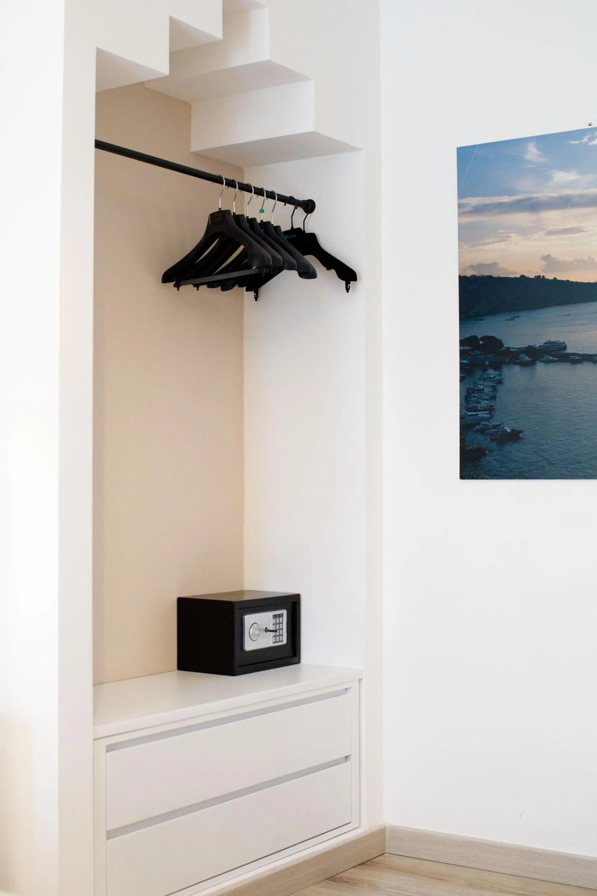 Decorative detail in Sorrento Comfort Rooms con piscina