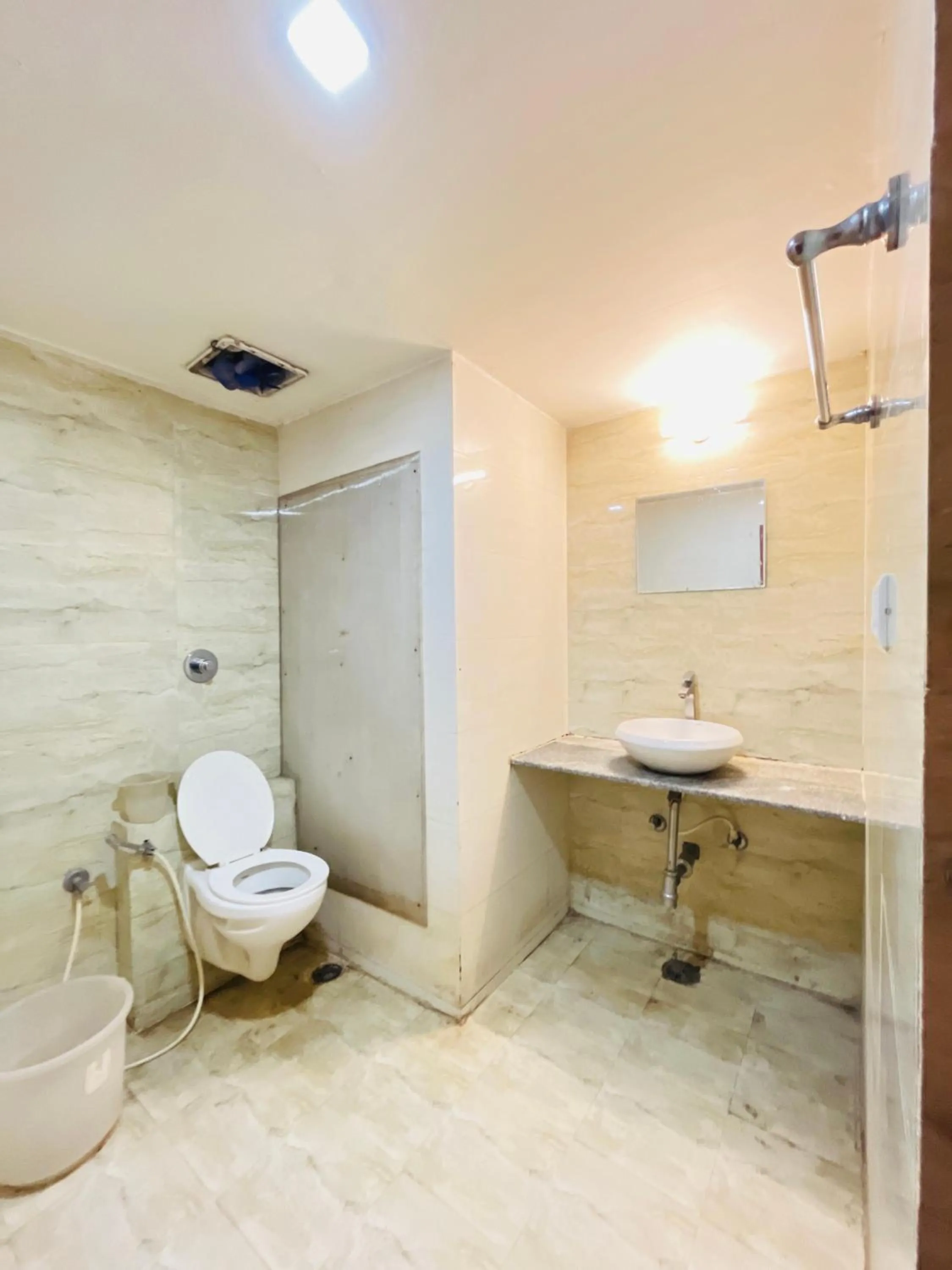 Shower in Hotel Chetan International