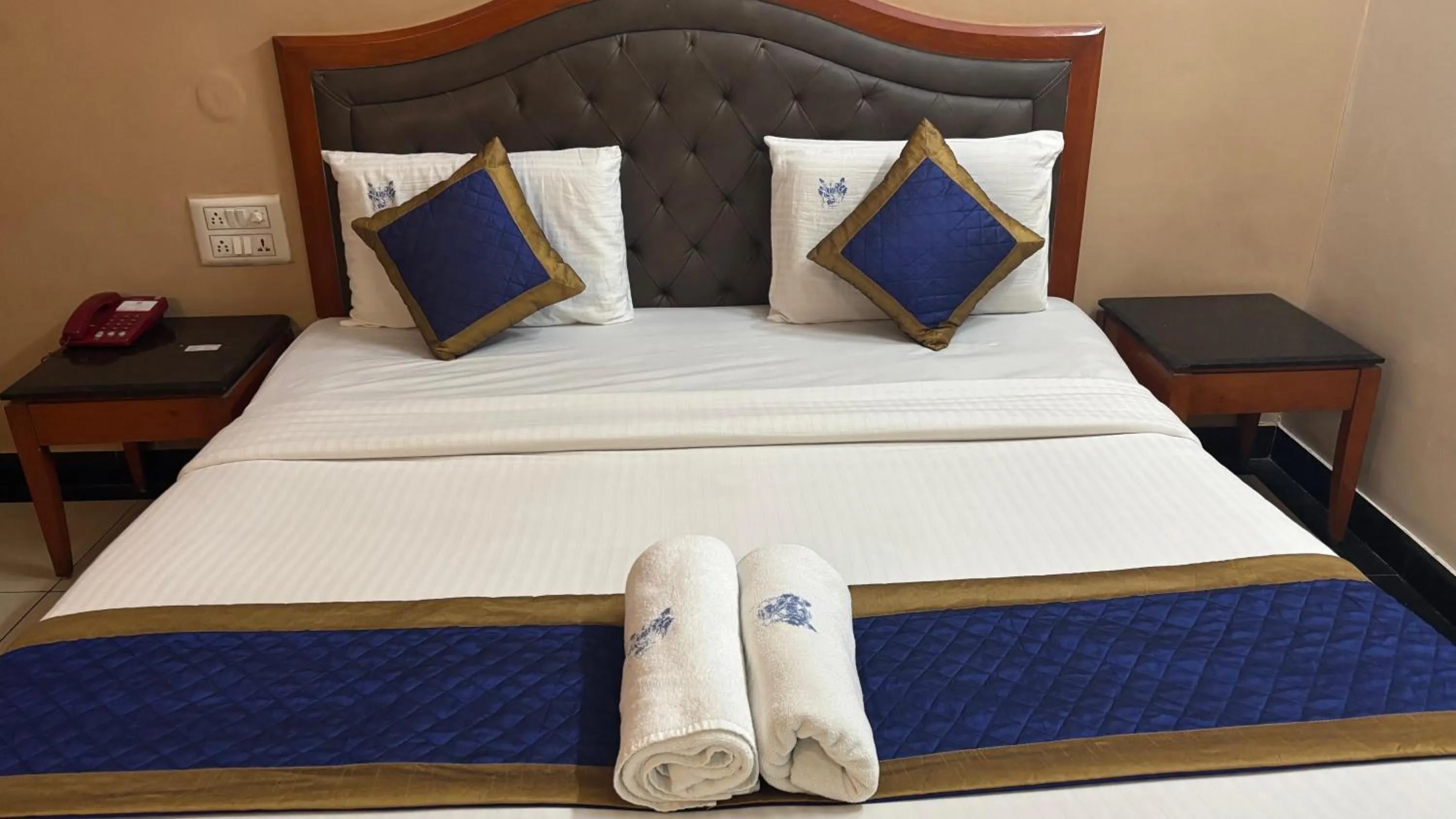 Bed in Hotel Chetan International