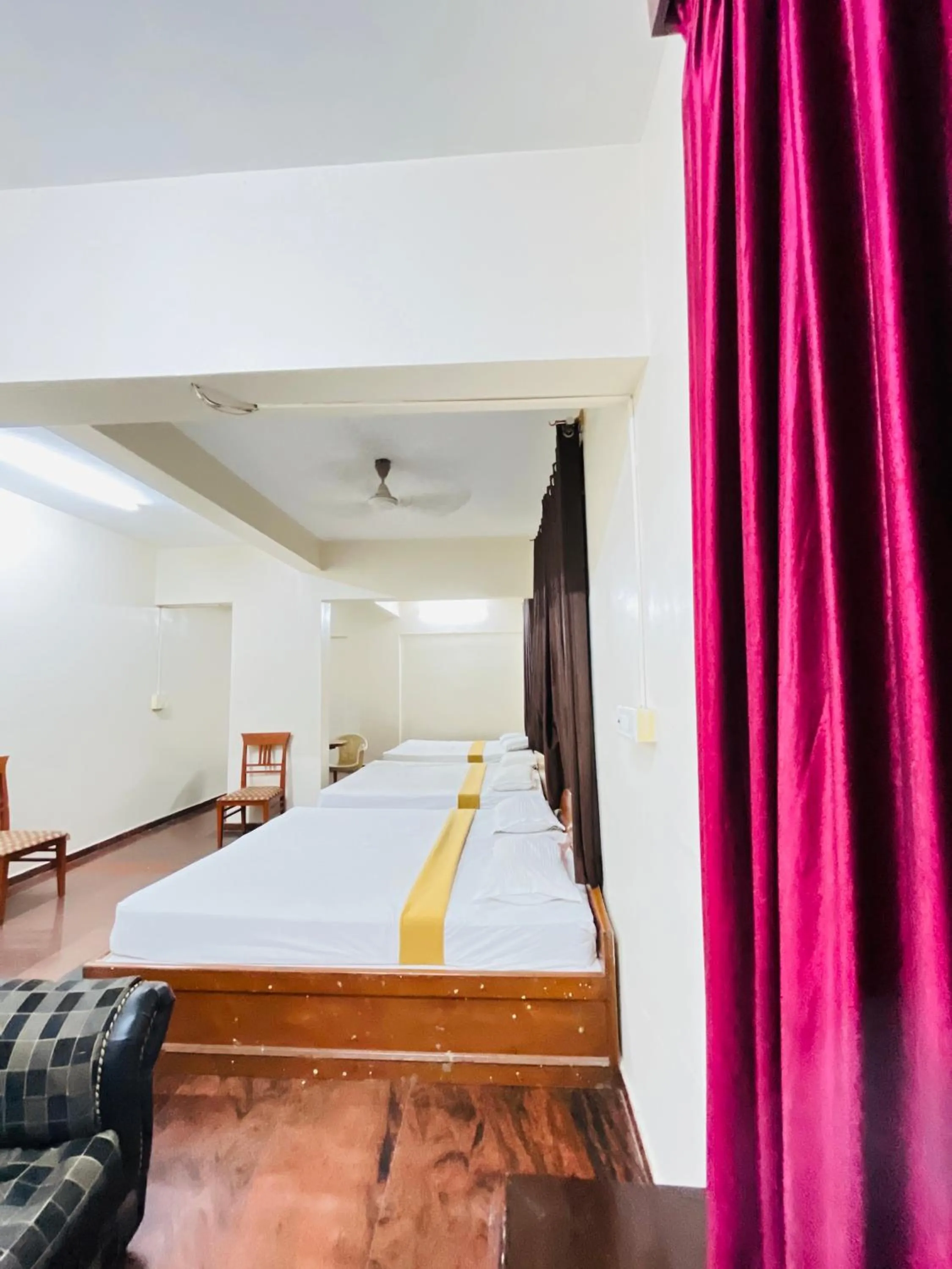 Bed in Hotel Chetan International
