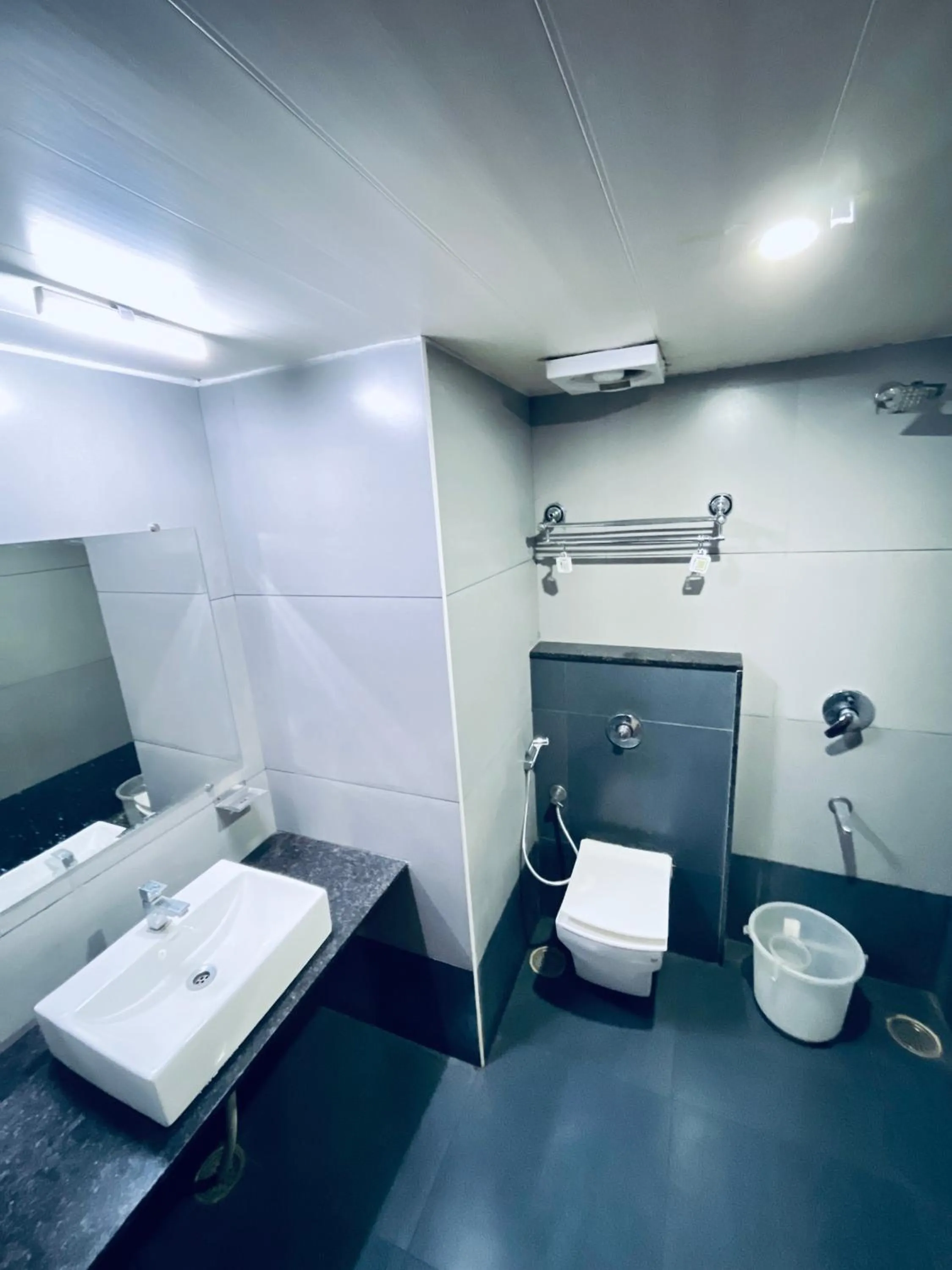 Shower in Hotel Chetan International