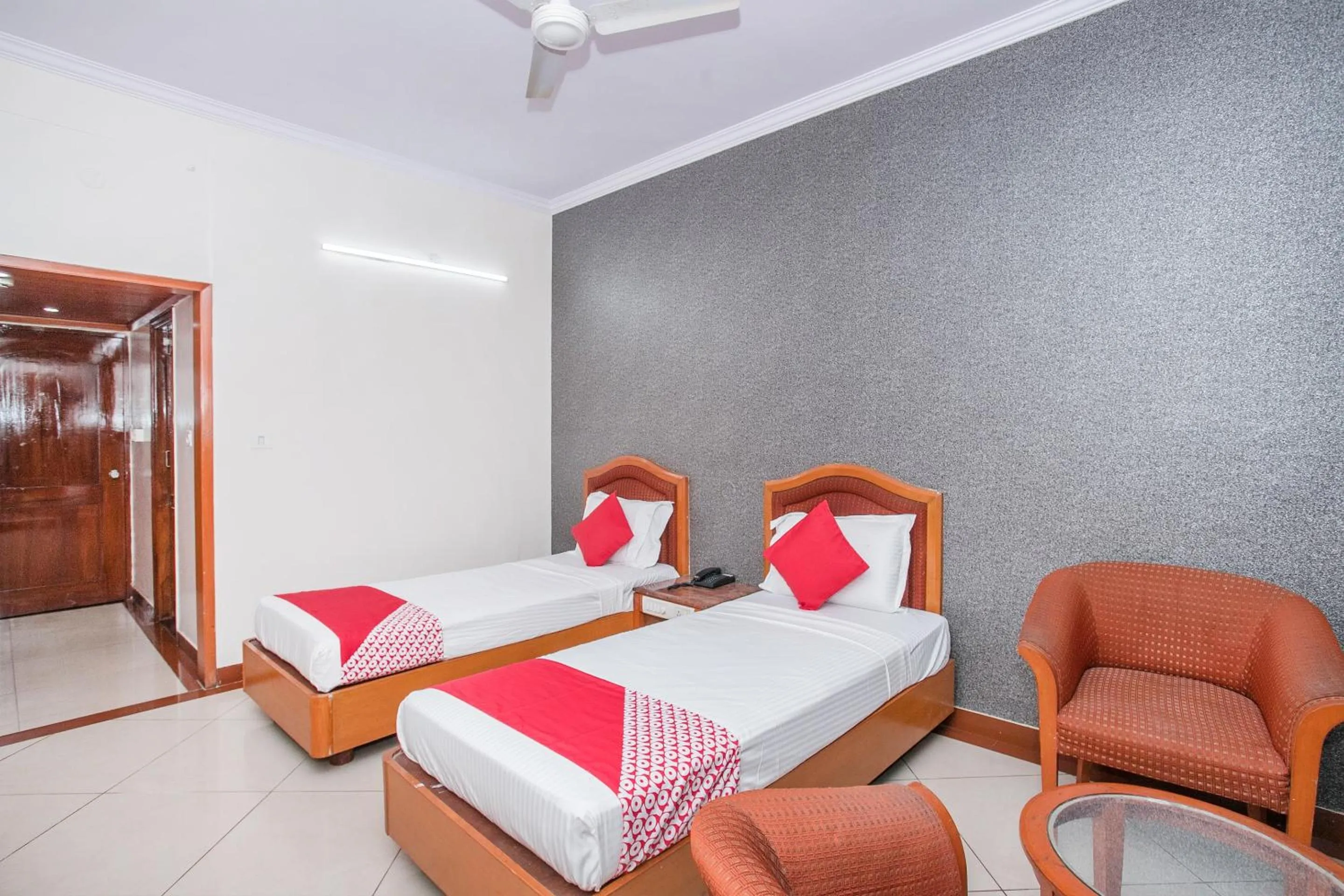 Bedroom, Bed in Hotel Chetan International
