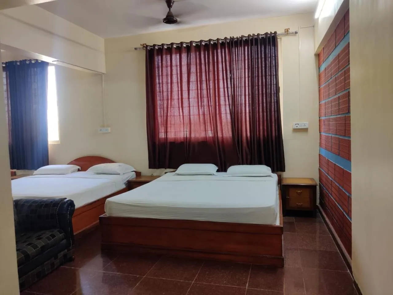 Bed in Hotel Chetan International