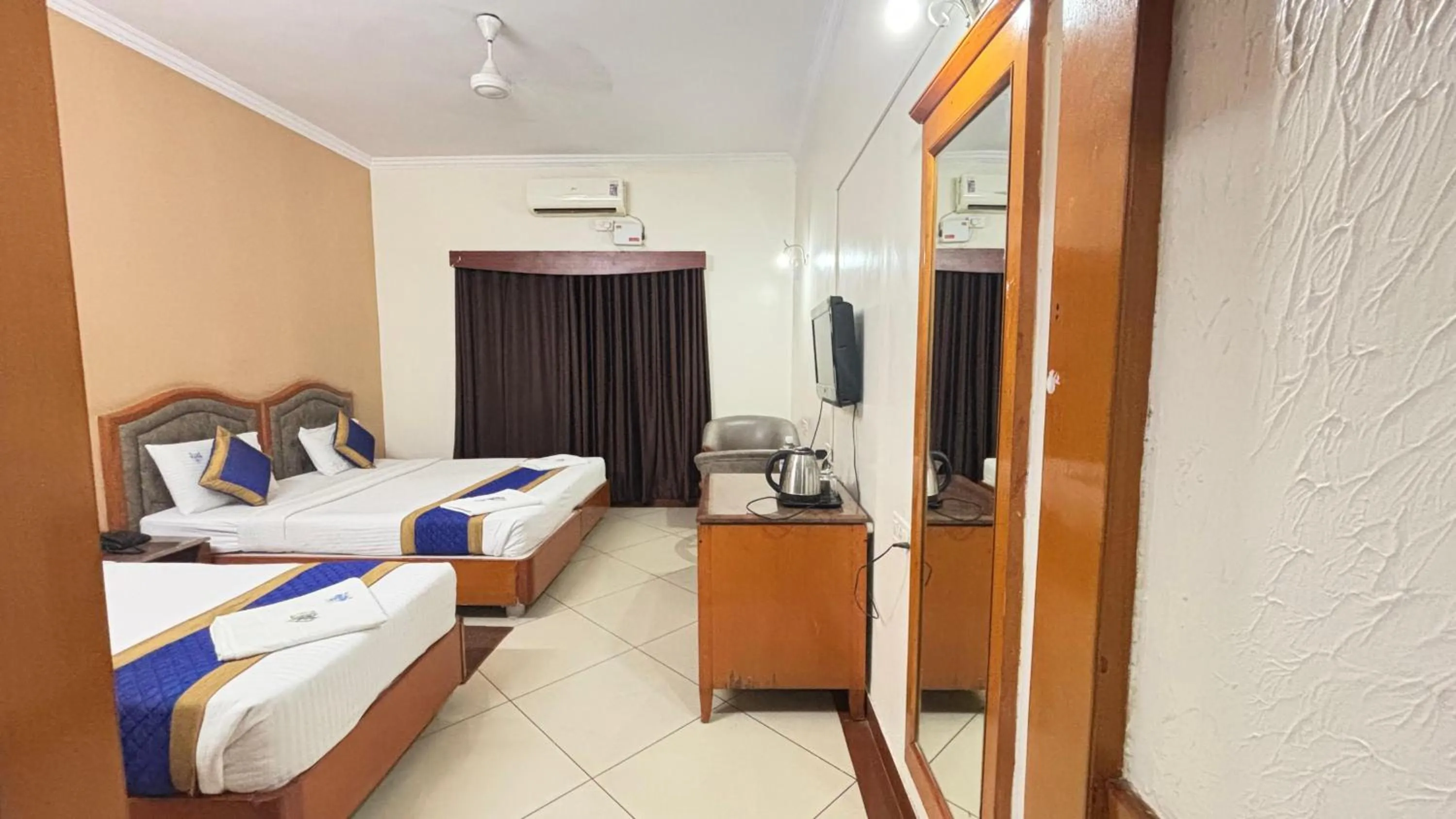 Bed in Hotel Chetan International