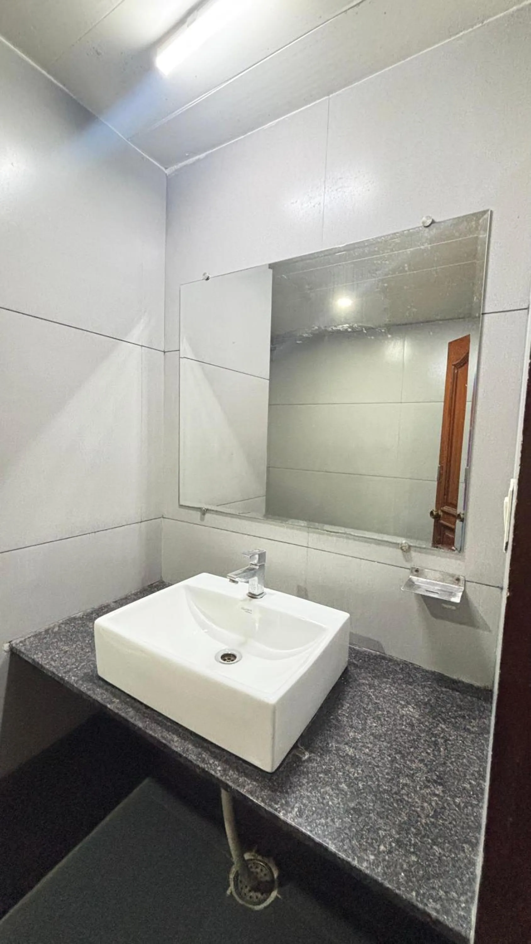 Bathroom in Hotel Chetan International