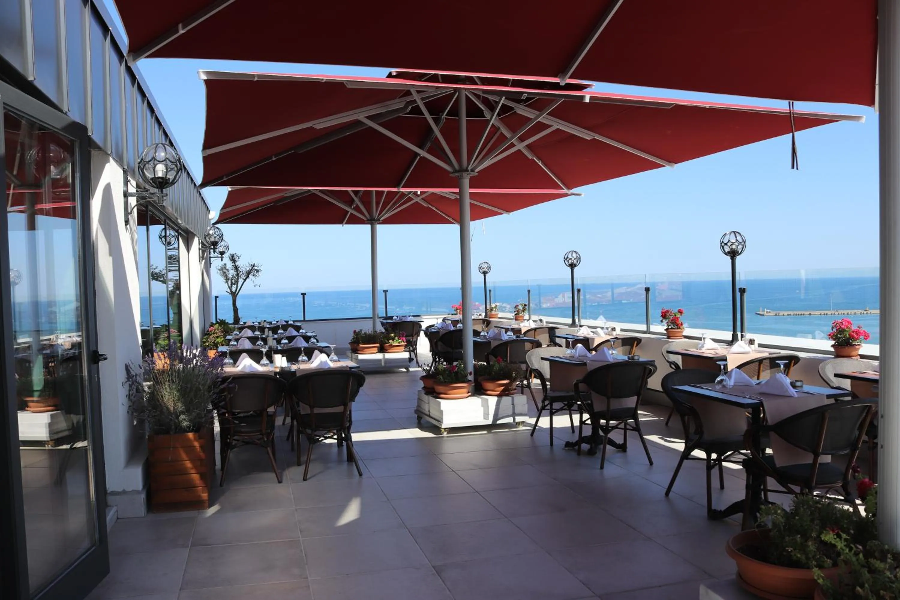 Restaurant/places to eat in DES'OTEL