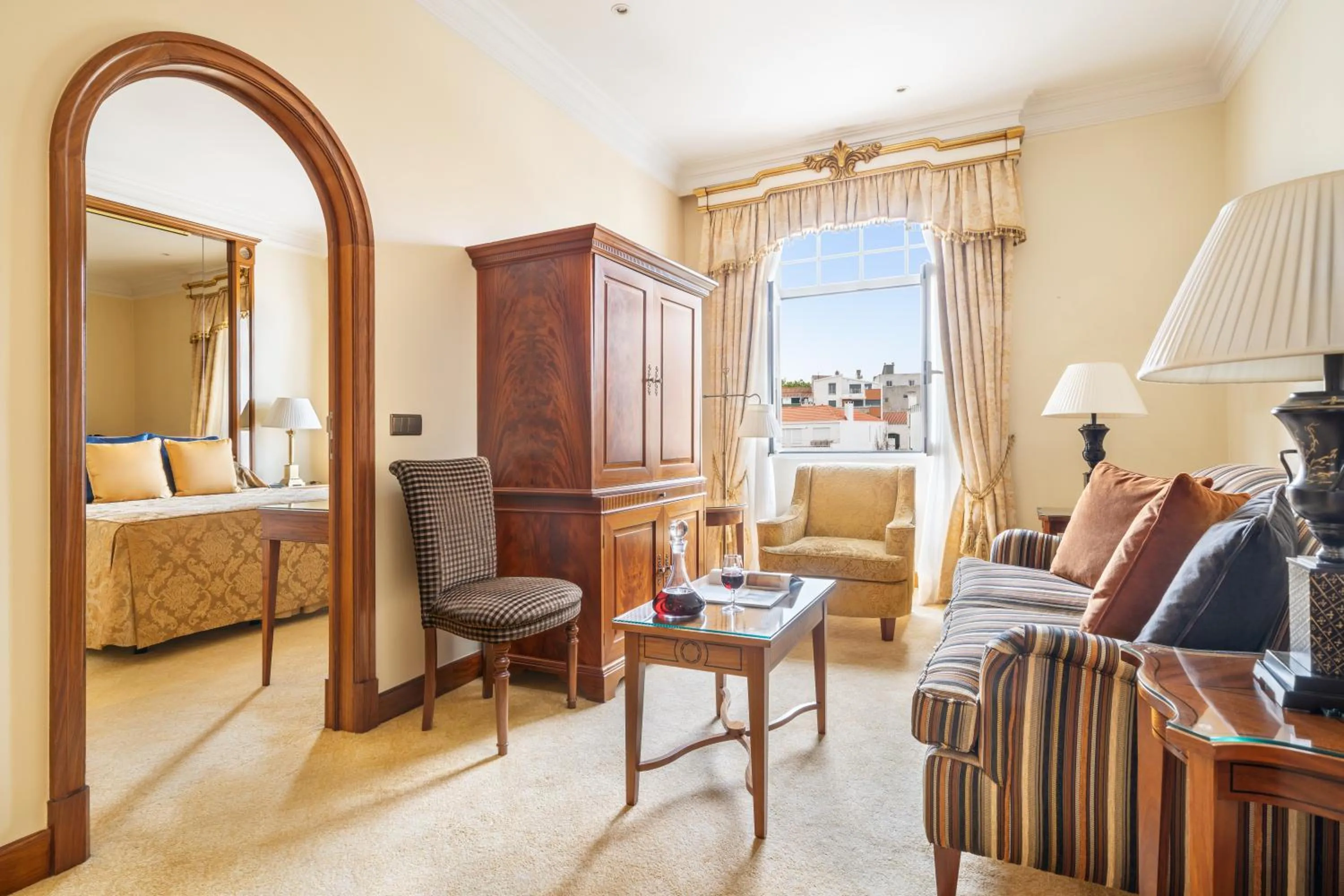 Bedroom, Bed in Palácio Estoril Hotel, Golf & Wellness