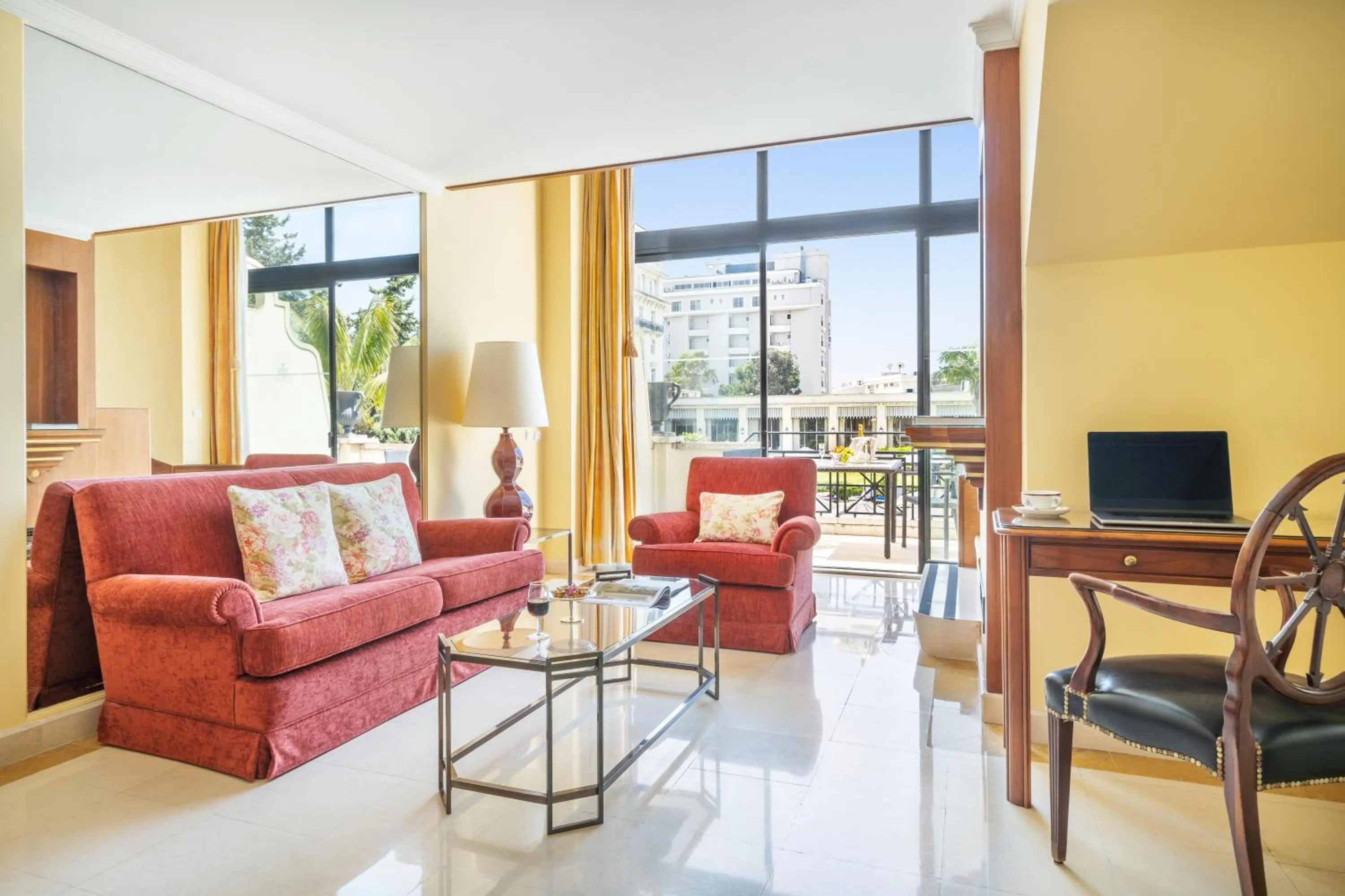 Living room in Palácio Estoril Hotel, Golf & Wellness