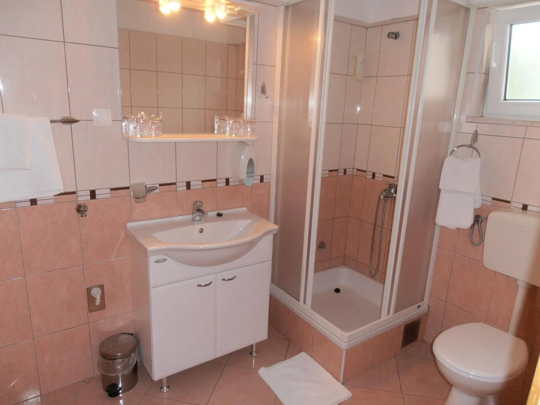 Bathroom in Hotel Metković
