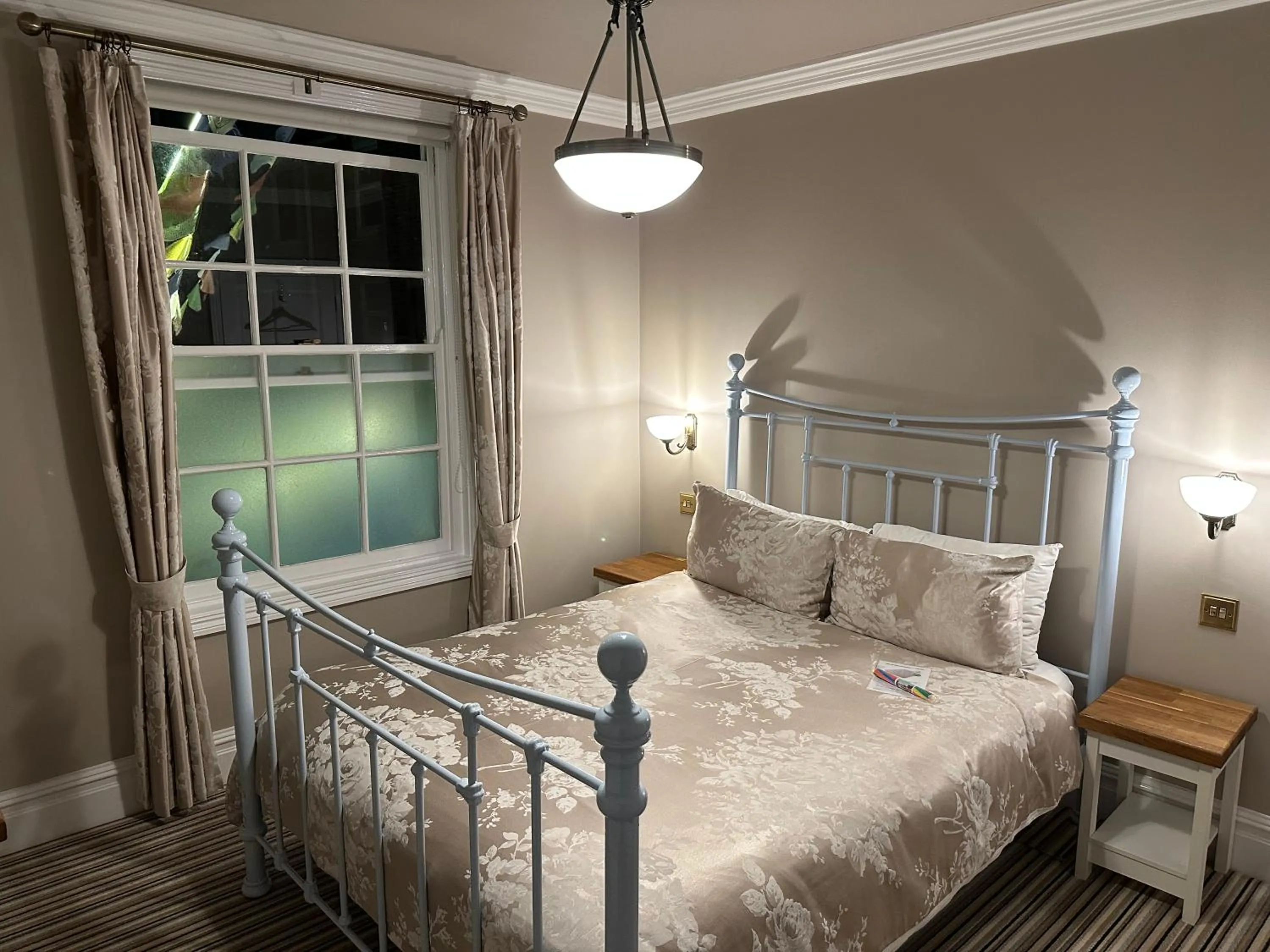 Photo of the whole room, Bed in The Beetroot