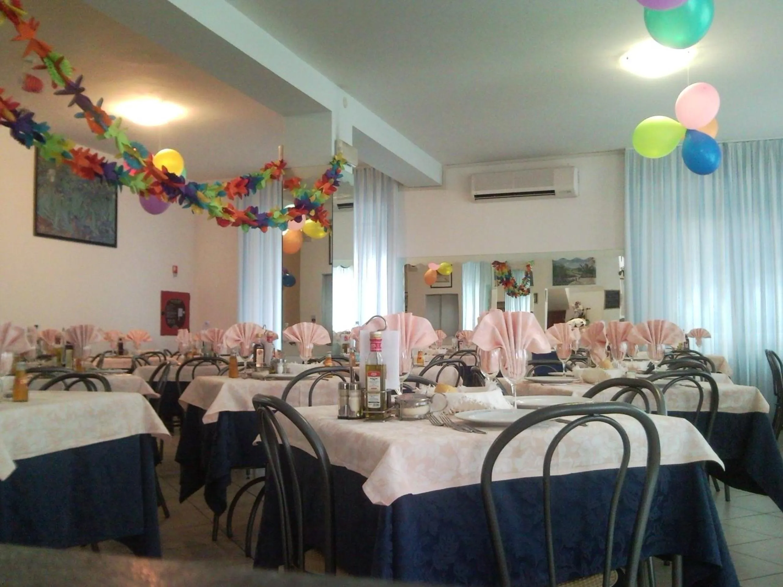 Restaurant/places to eat in Hotel Trinidad