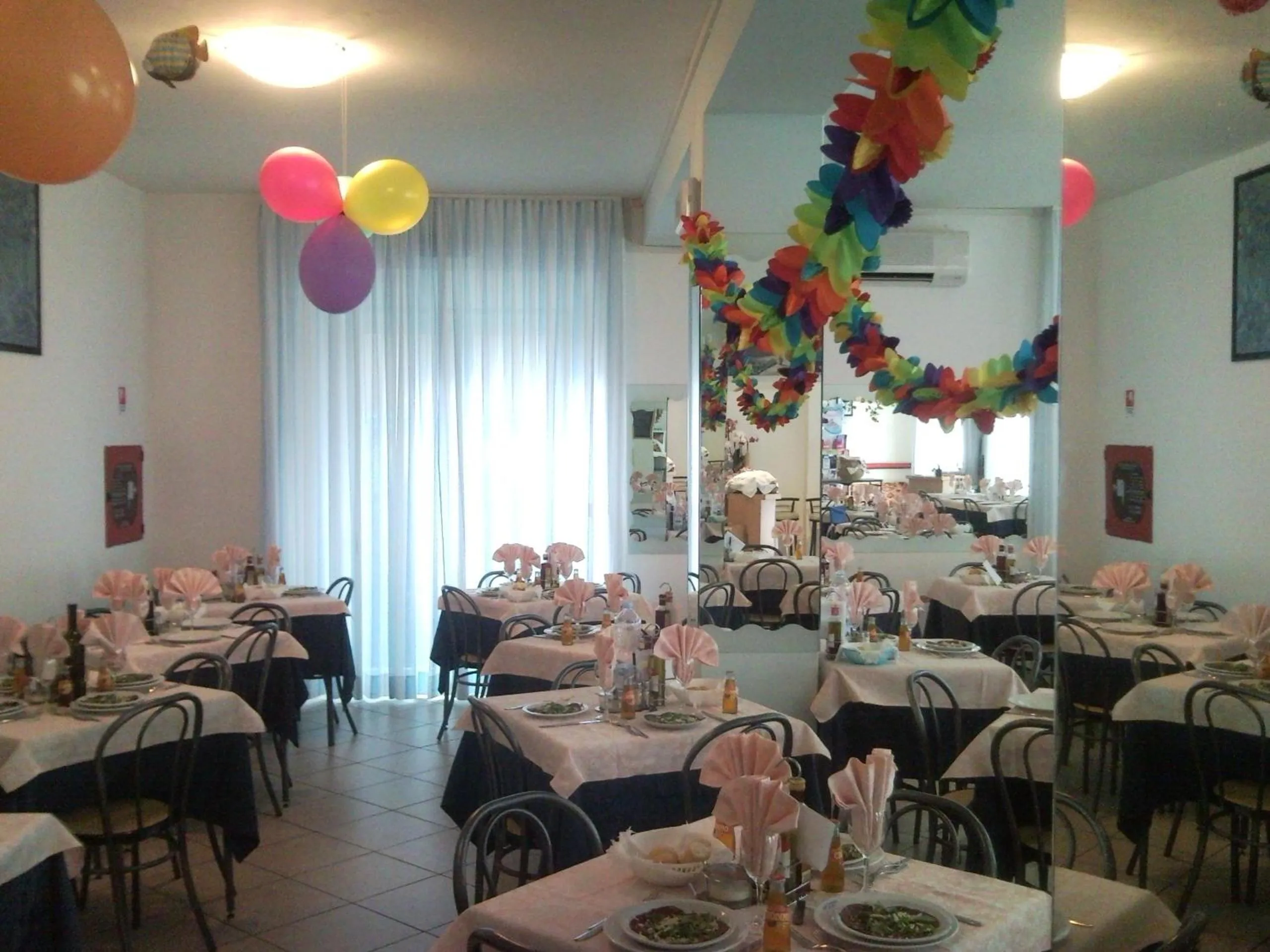 Restaurant/places to eat in Hotel Trinidad