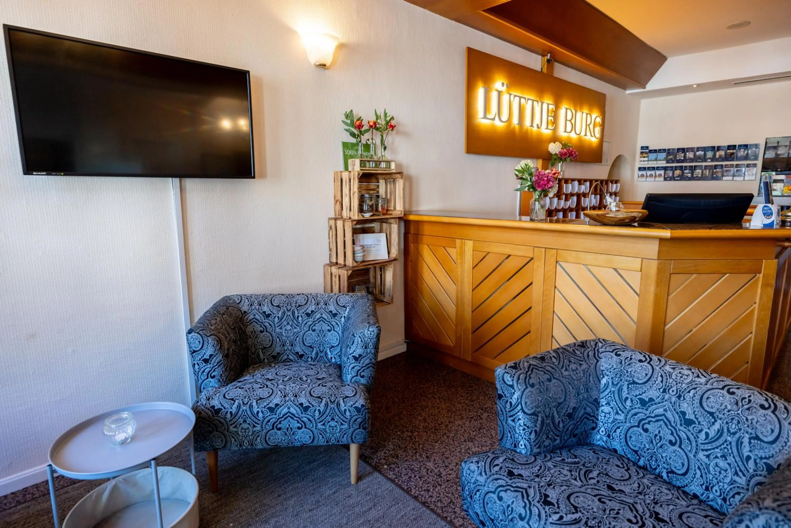 Lobby or reception in Hotel Lüttje Burg