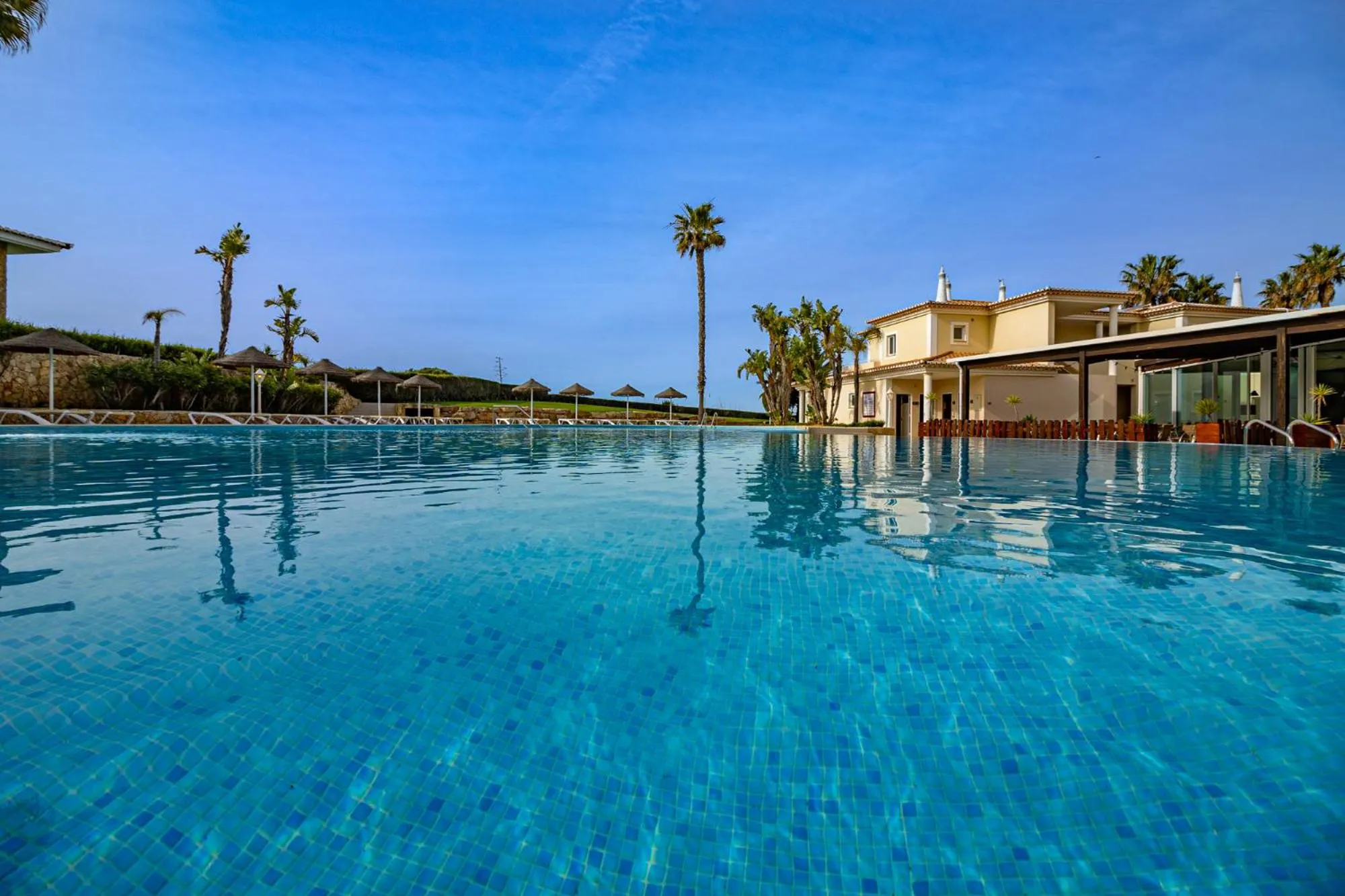 Swimming pool in Clube Porto Mos - Sunplace Hotels & Beach Resort