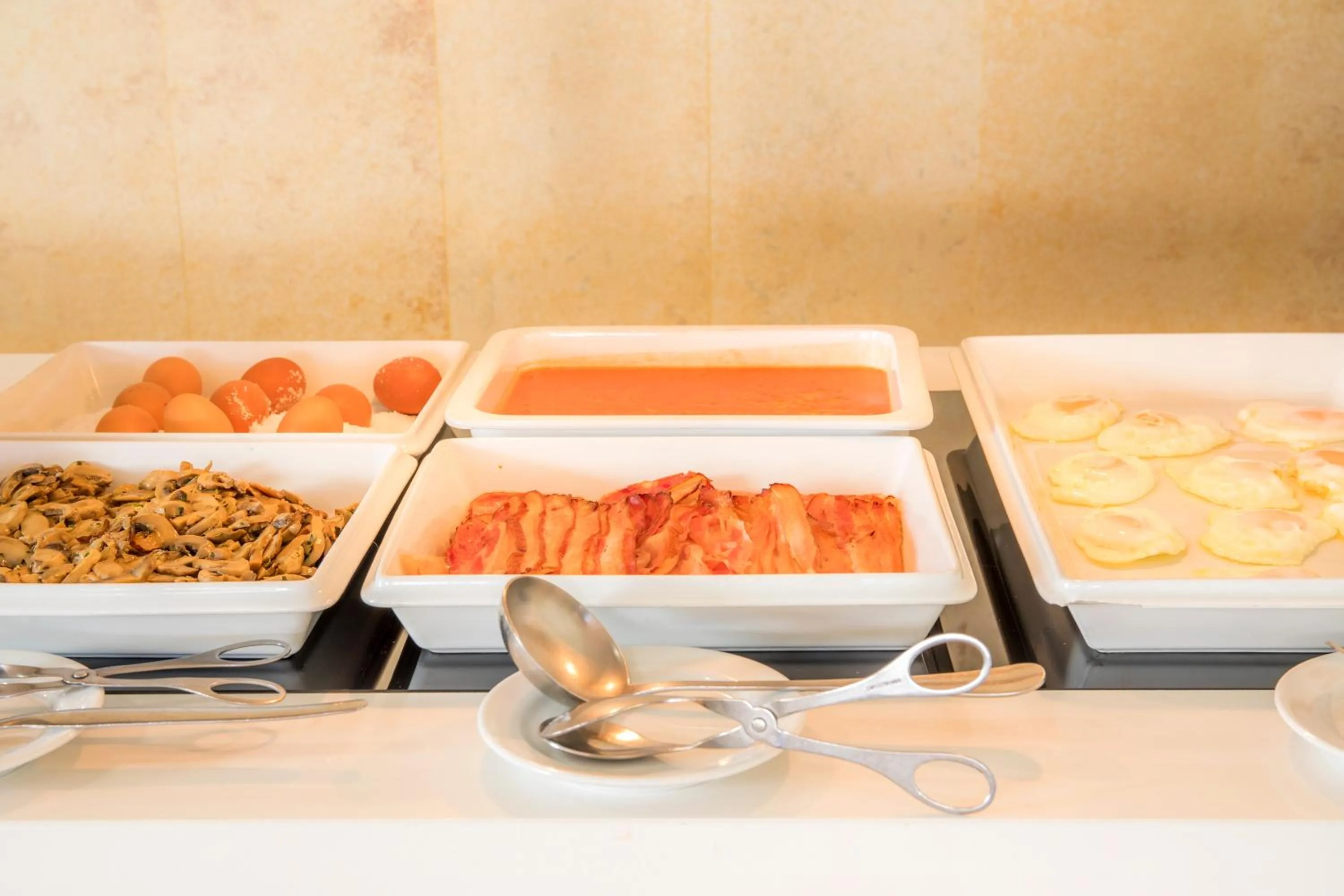 Breakfast in Clube Porto Mos - Sunplace Hotels & Beach Resort