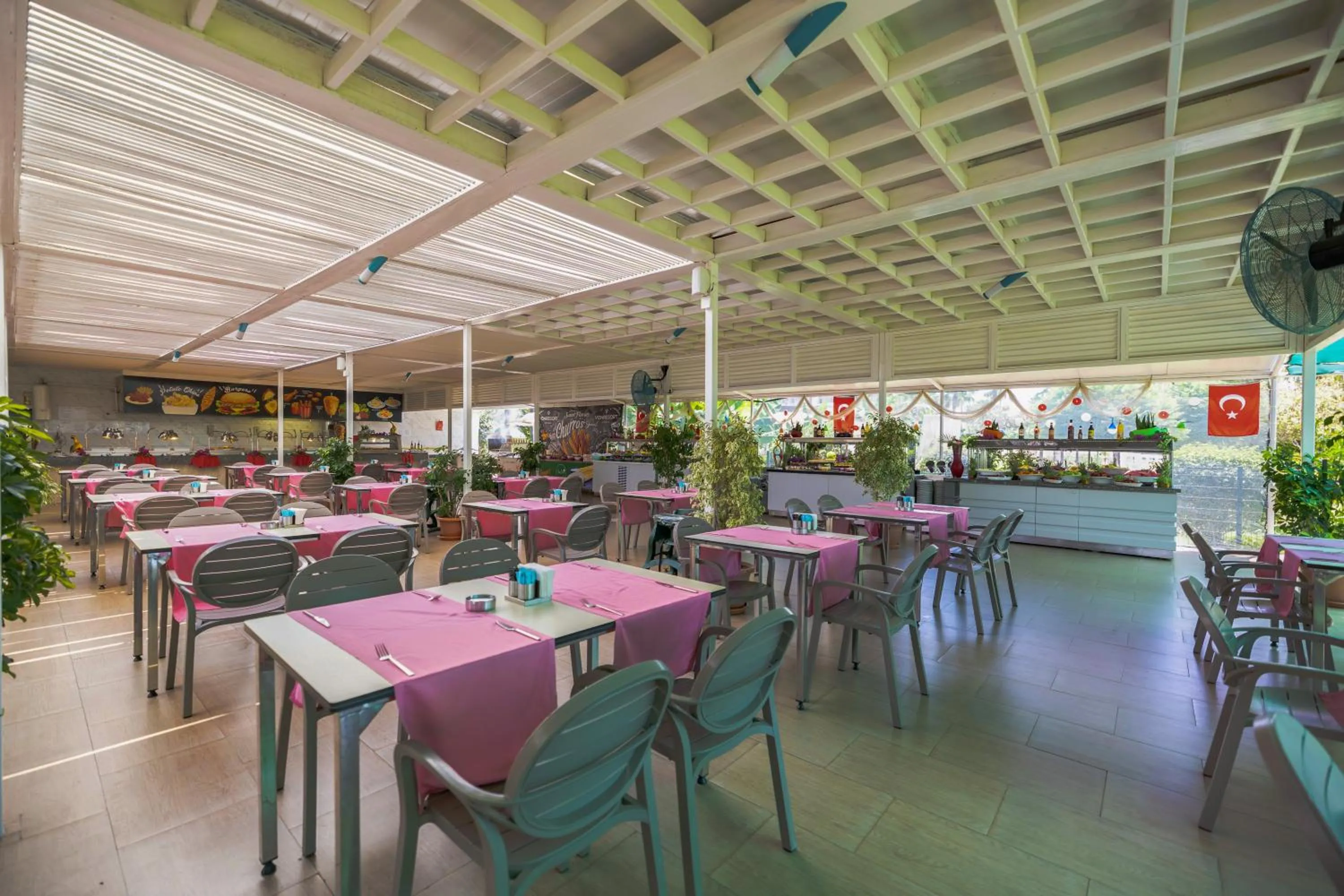 Food and drinks in VONRESORT Golden Beach & Aqua - Kids Concept-Ultra All Inclusive