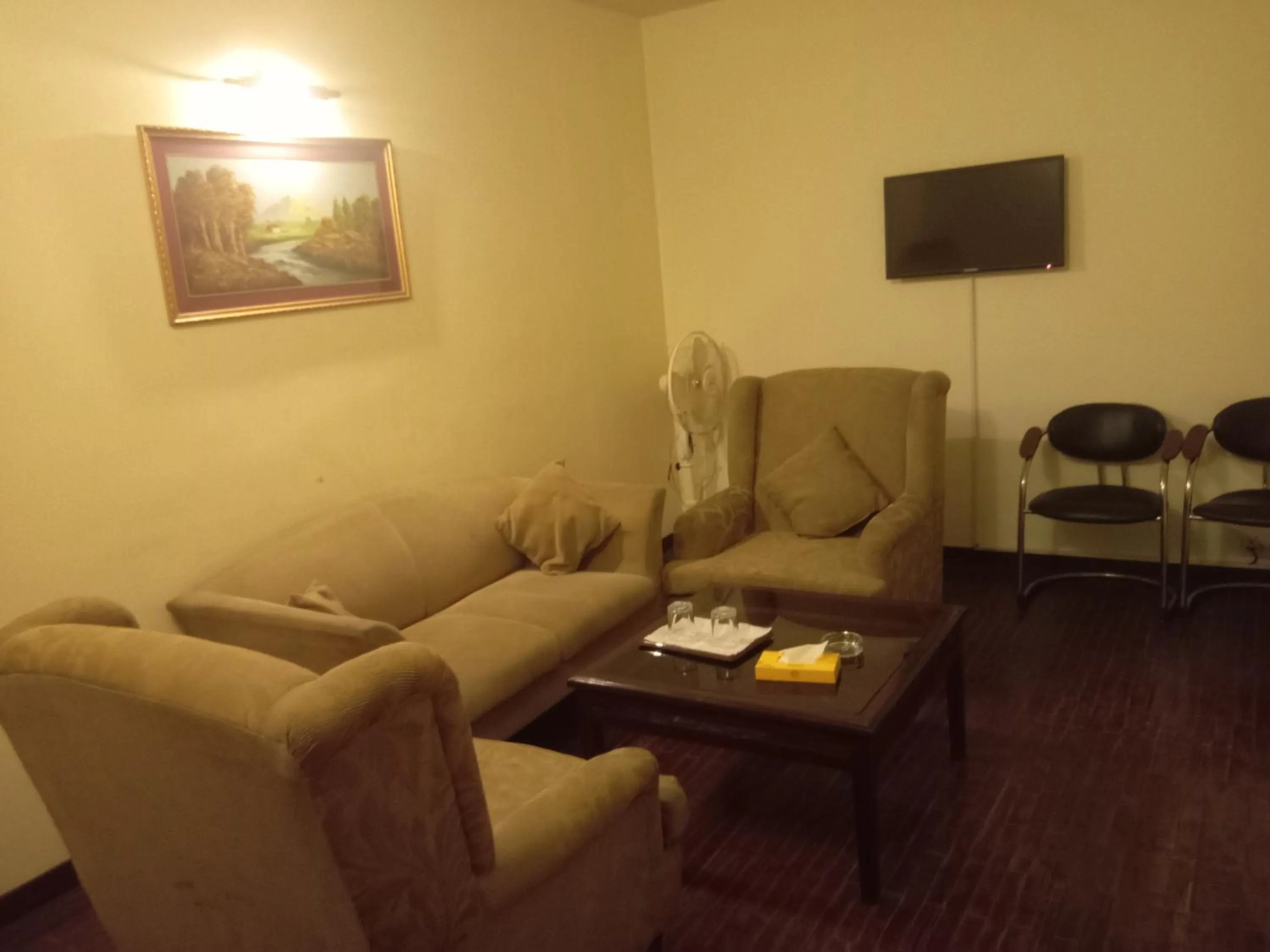 Living room in Hotel Shalimar Rawalpindi