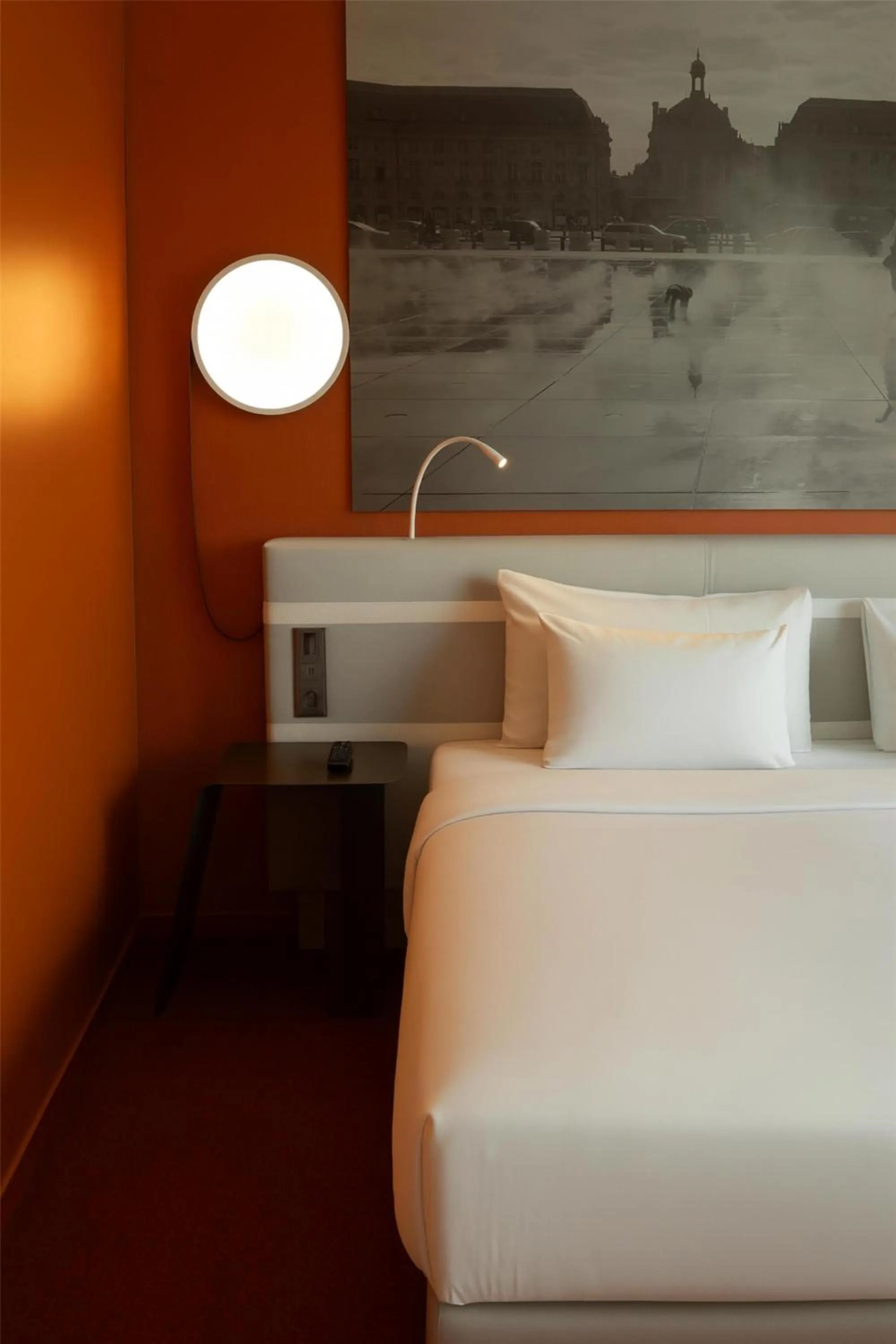 Bedroom, Bed in Radisson Blu Hotel Bordeaux