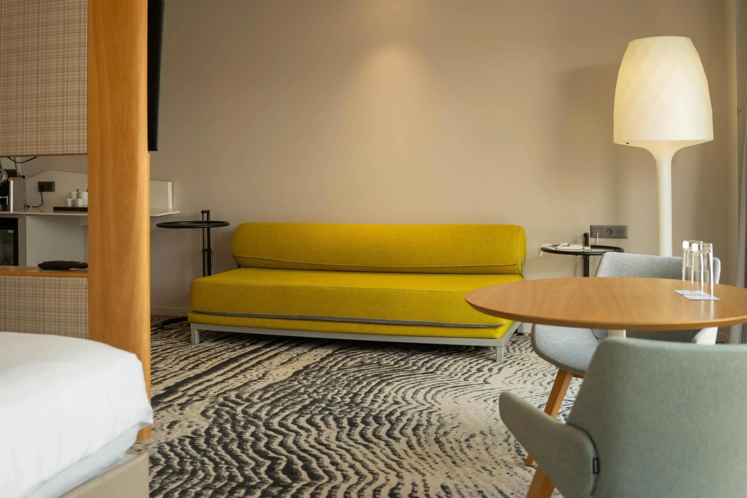 Photo of the whole room, Bed in Radisson Blu Hotel Bordeaux