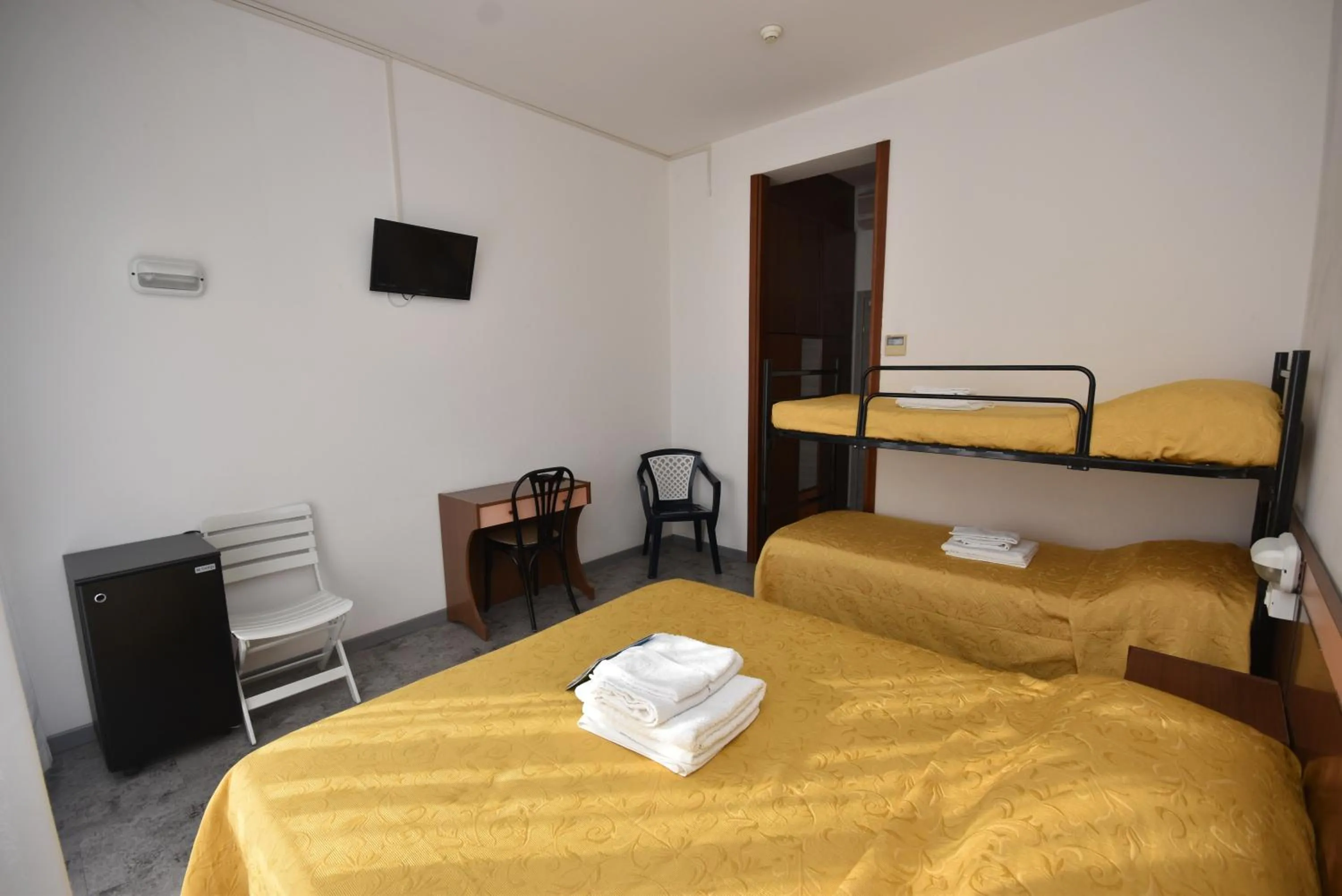 Photo of the whole room in Hotel Suprem sul Mare