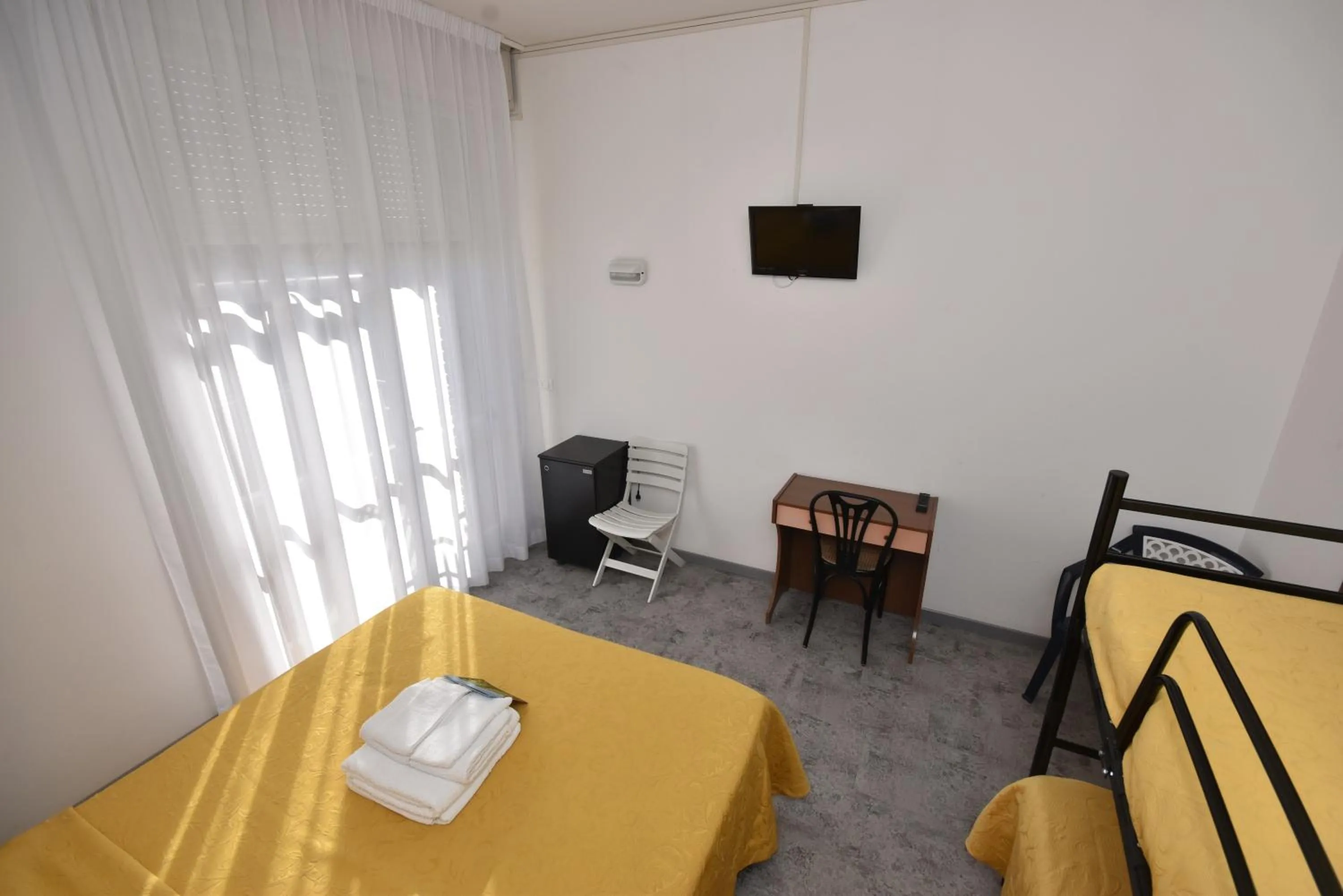 Photo of the whole room in Hotel Suprem sul Mare