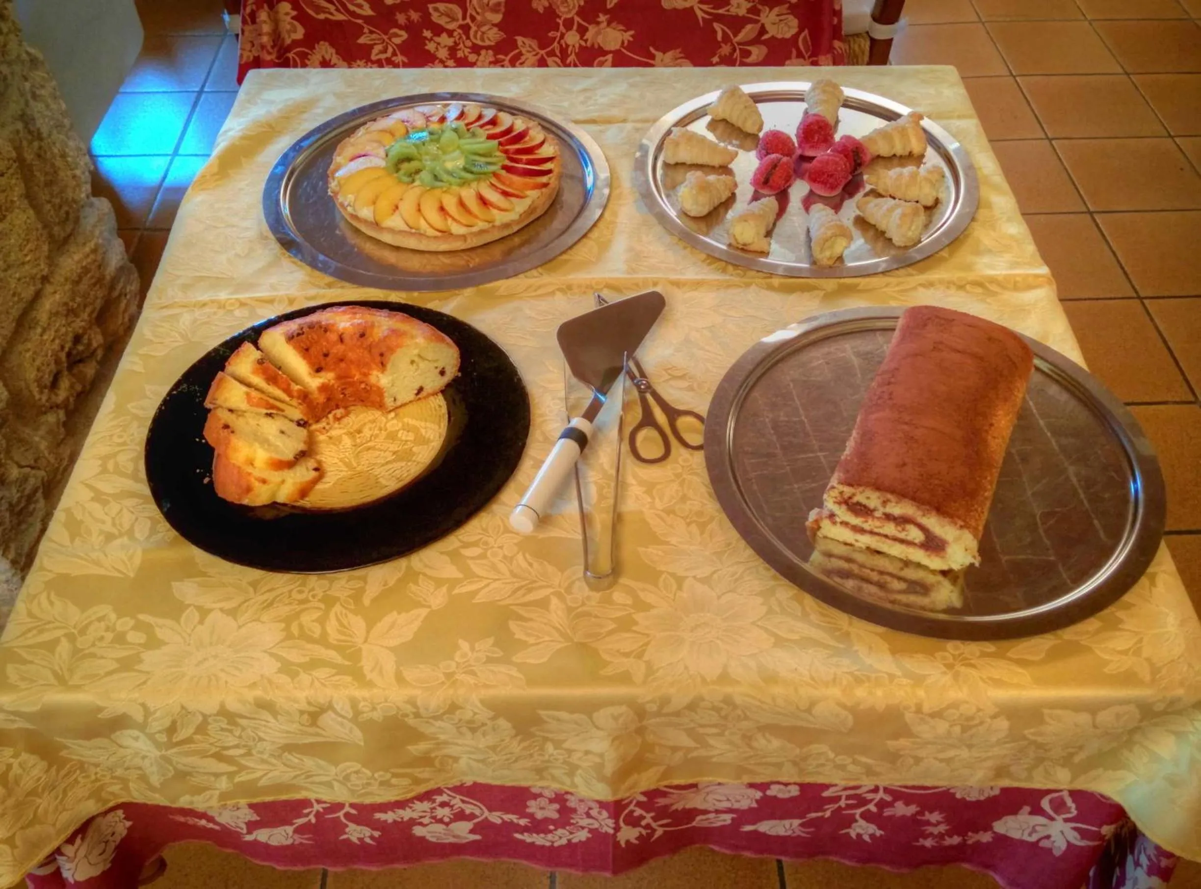 Buffet breakfast in Hotel Residence Villa Rioddi