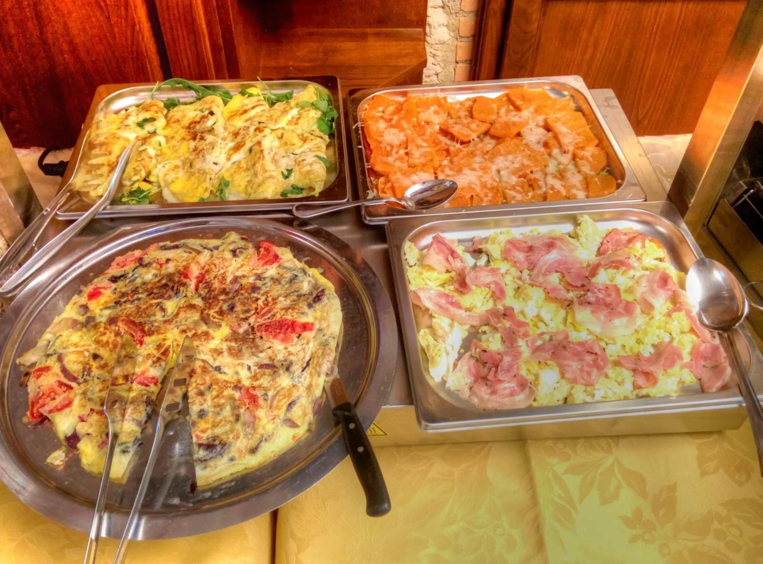 Buffet breakfast in Hotel Residence Villa Rioddi