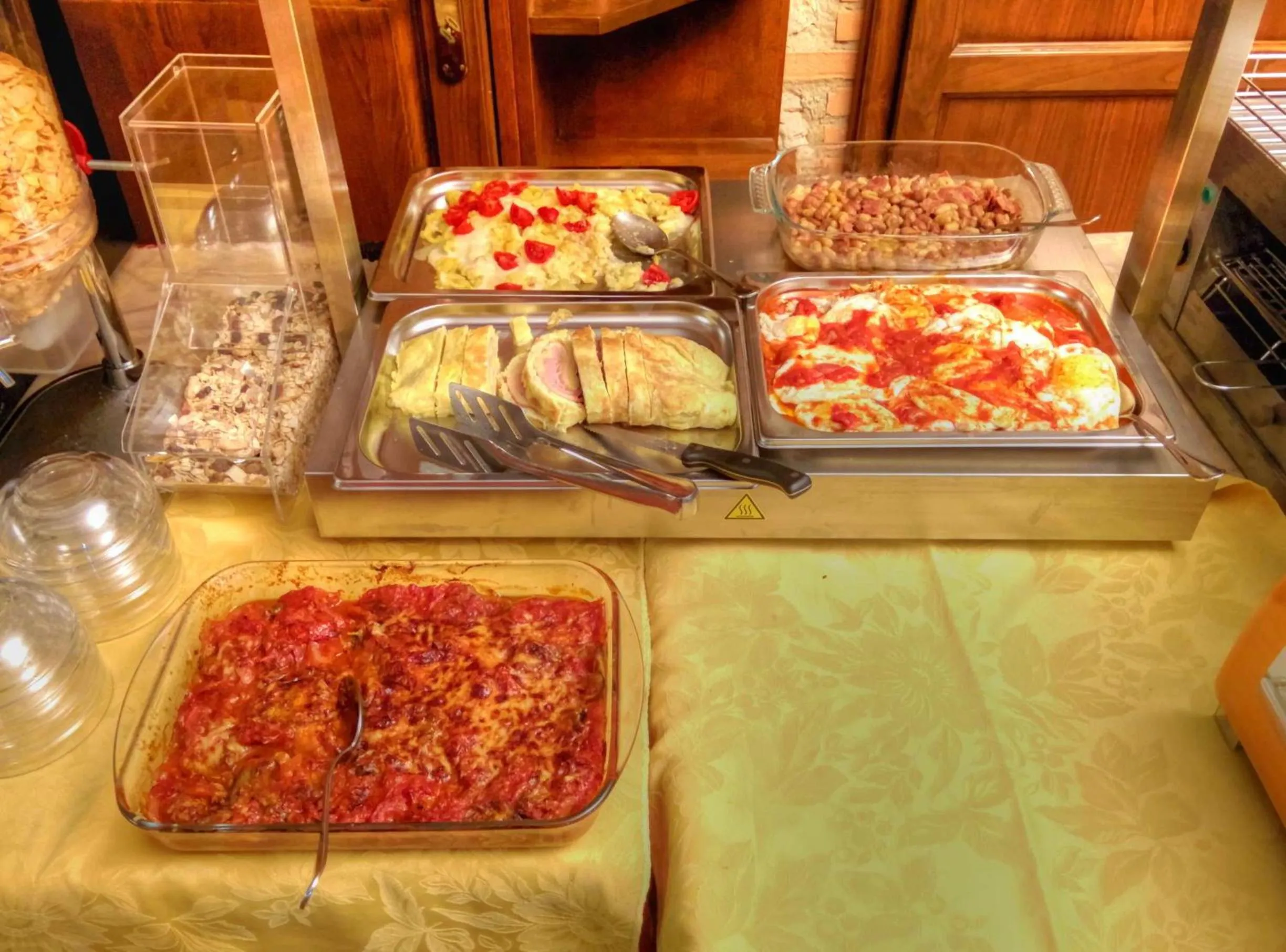 Buffet breakfast in Hotel Residence Villa Rioddi