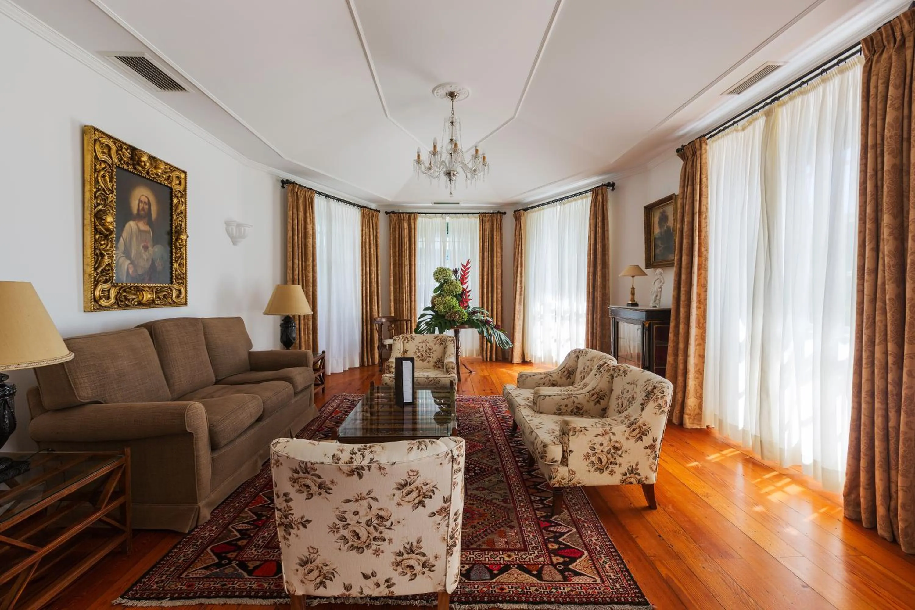 Property building in Quinta do Monte