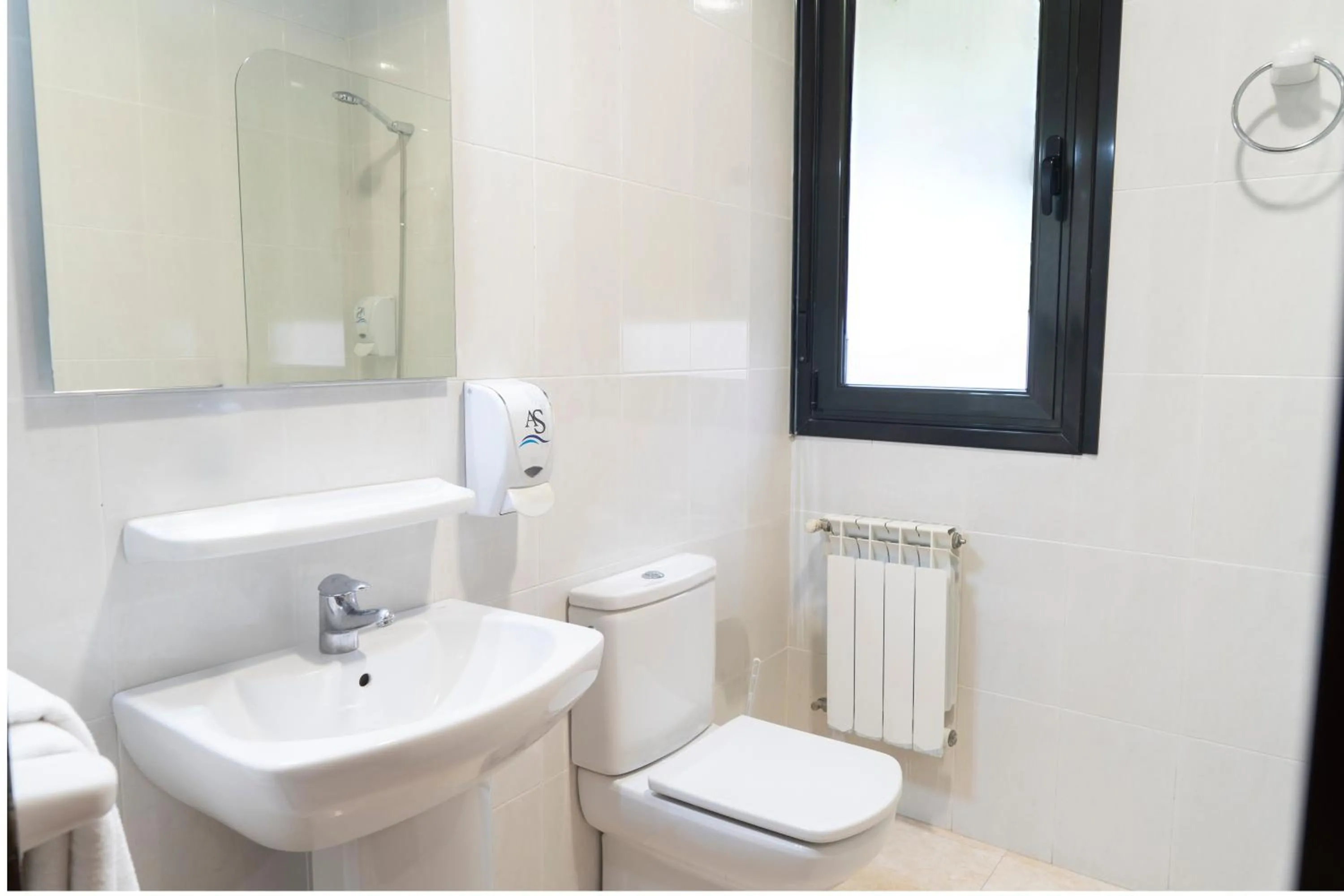 Bathroom in Apartamentos Salceda