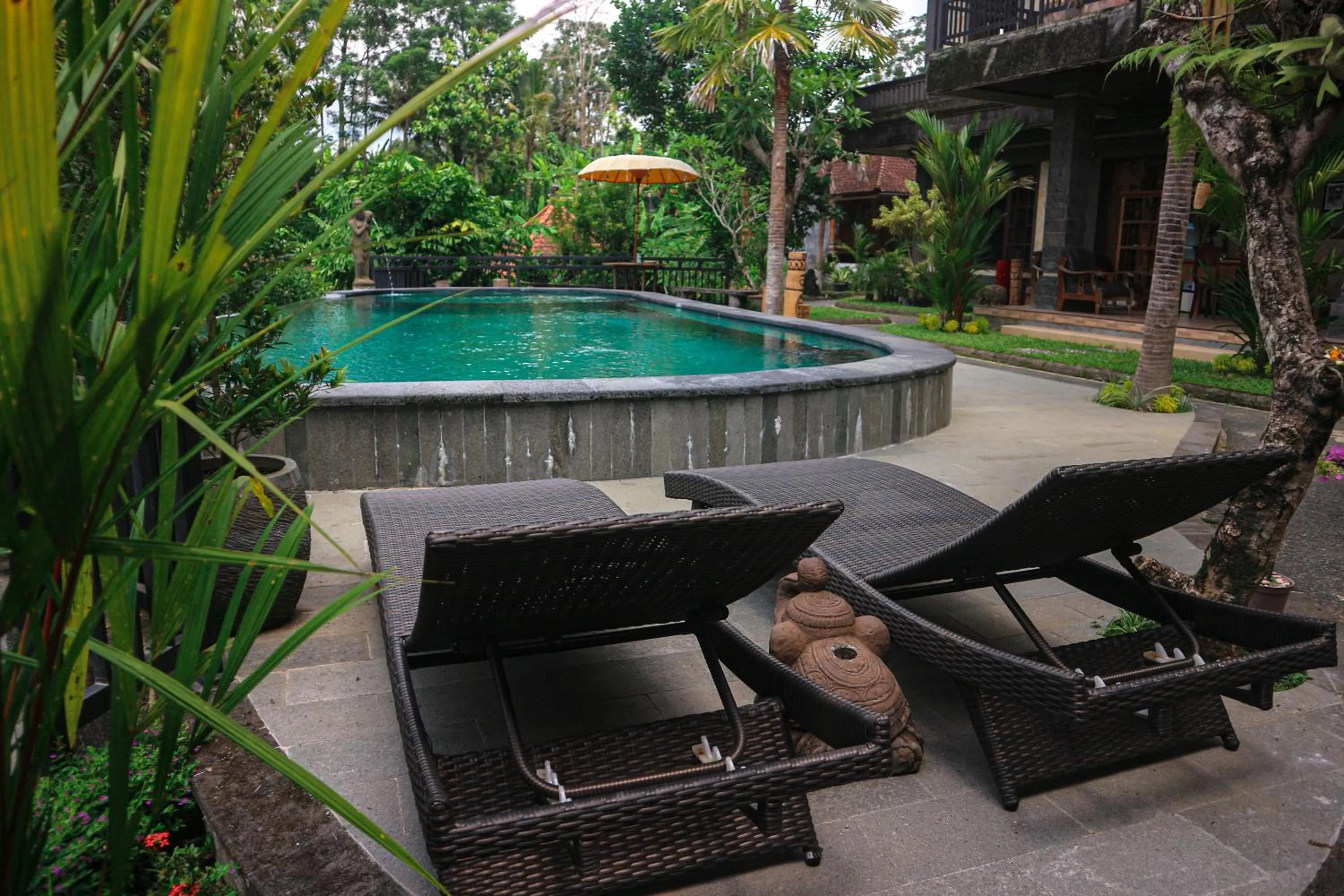 Patio in The Lumbung Jaya by Uniquecations