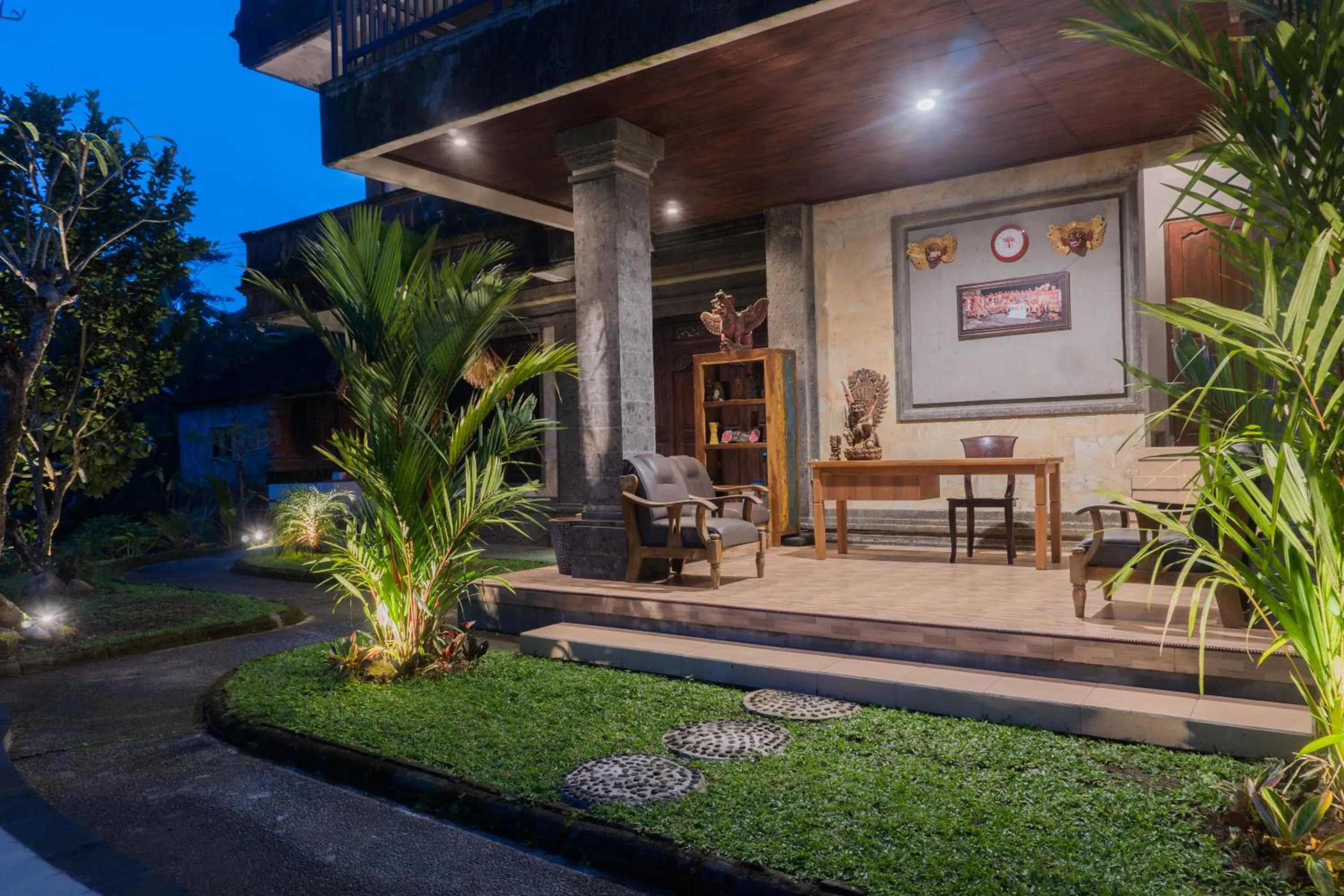 Lobby or reception in The Lumbung Jaya by Uniquecations