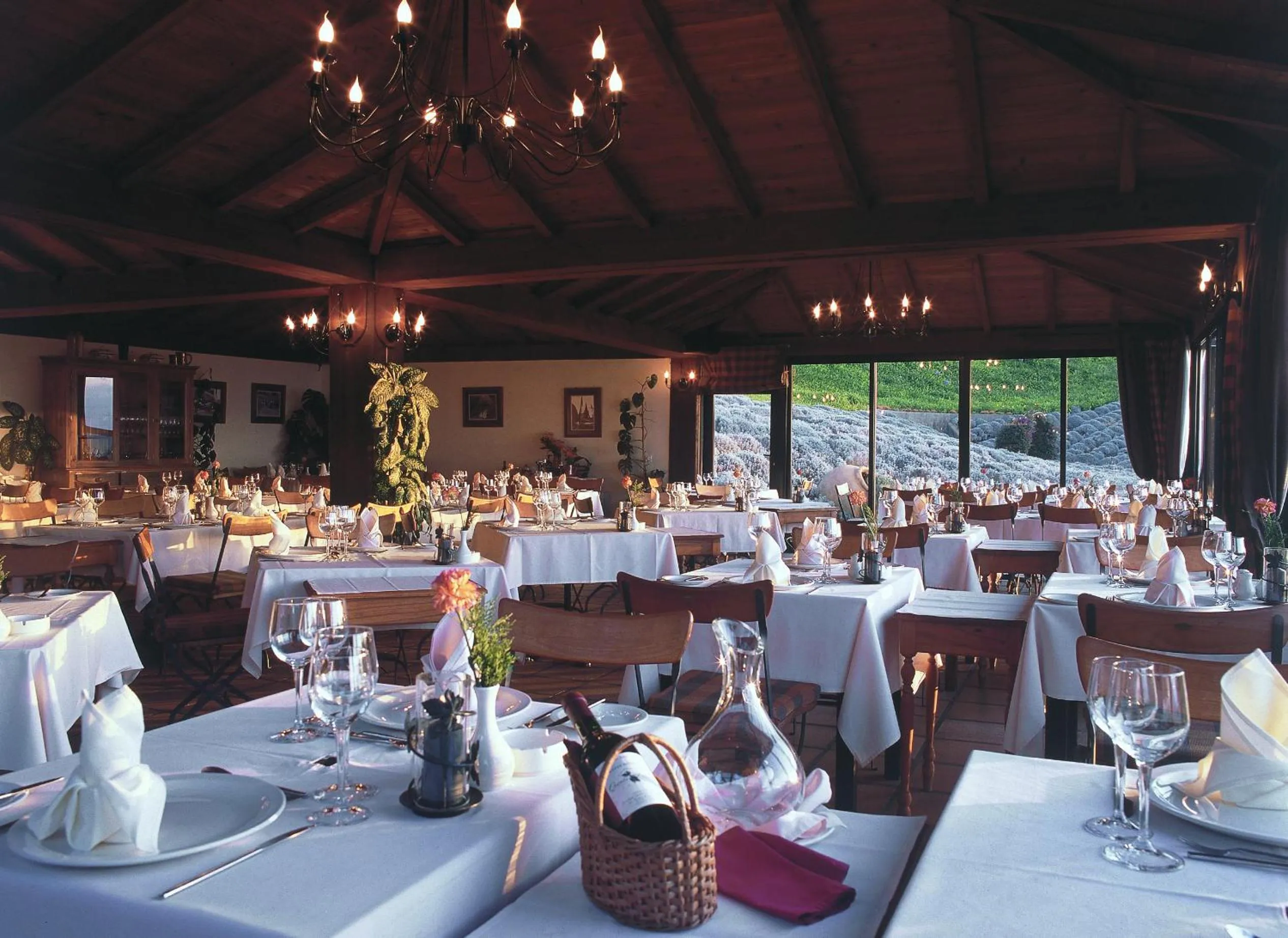 Restaurant/places to eat in Quinta do Estreito
