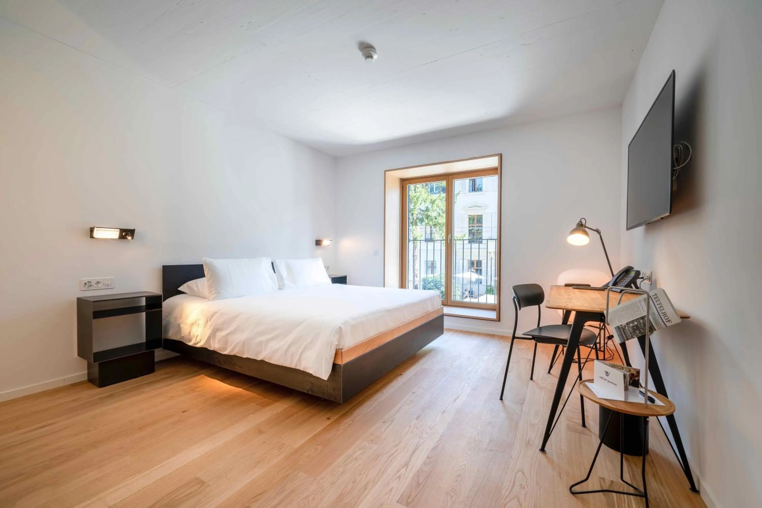 Photo of the whole room, Bed in SET Hotel.Residence by Teufelhof Basel
