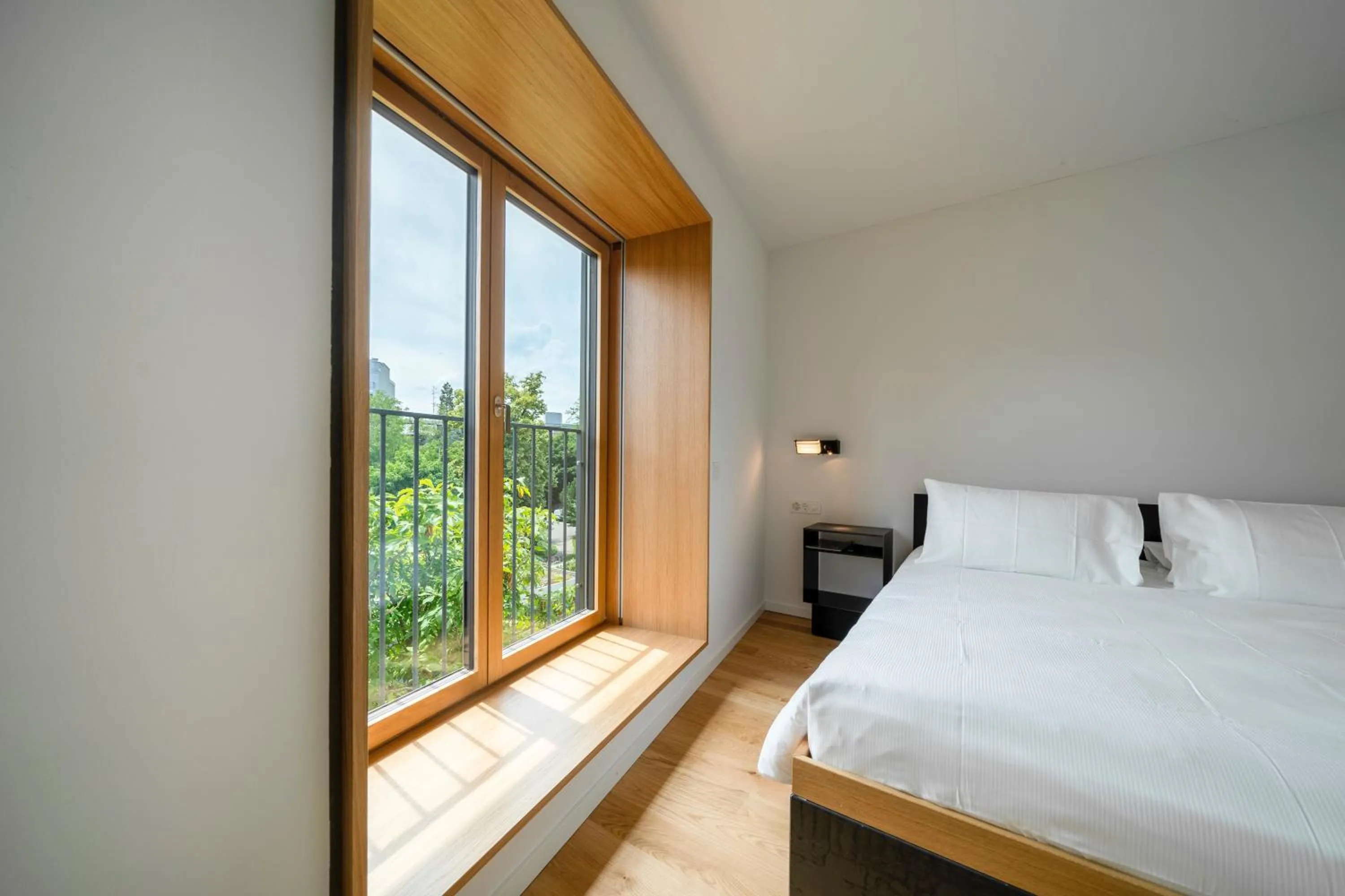 Photo of the whole room, Bed in SET Hotel.Residence by Teufelhof Basel