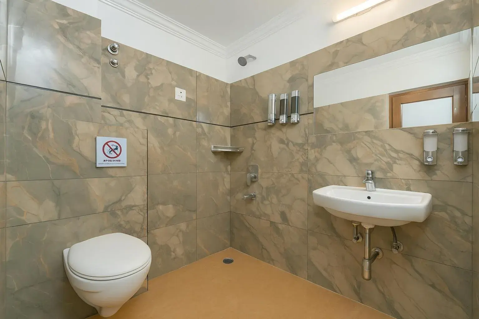 Deluxe Kanchenjunga View Room with Balcony - single occupancy in Summit Grace Boutique Hotel & Spa Deluxe Kanchenjunga View Room with Balcony - single occupancy in Summit Grace Boutique Hotel & Spa