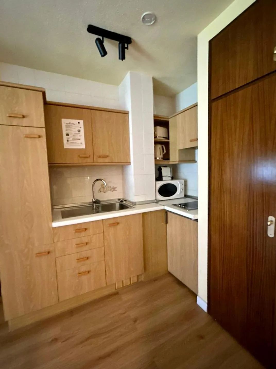 Kitchen or kitchenette in Apartamentos Turisticos Poblado