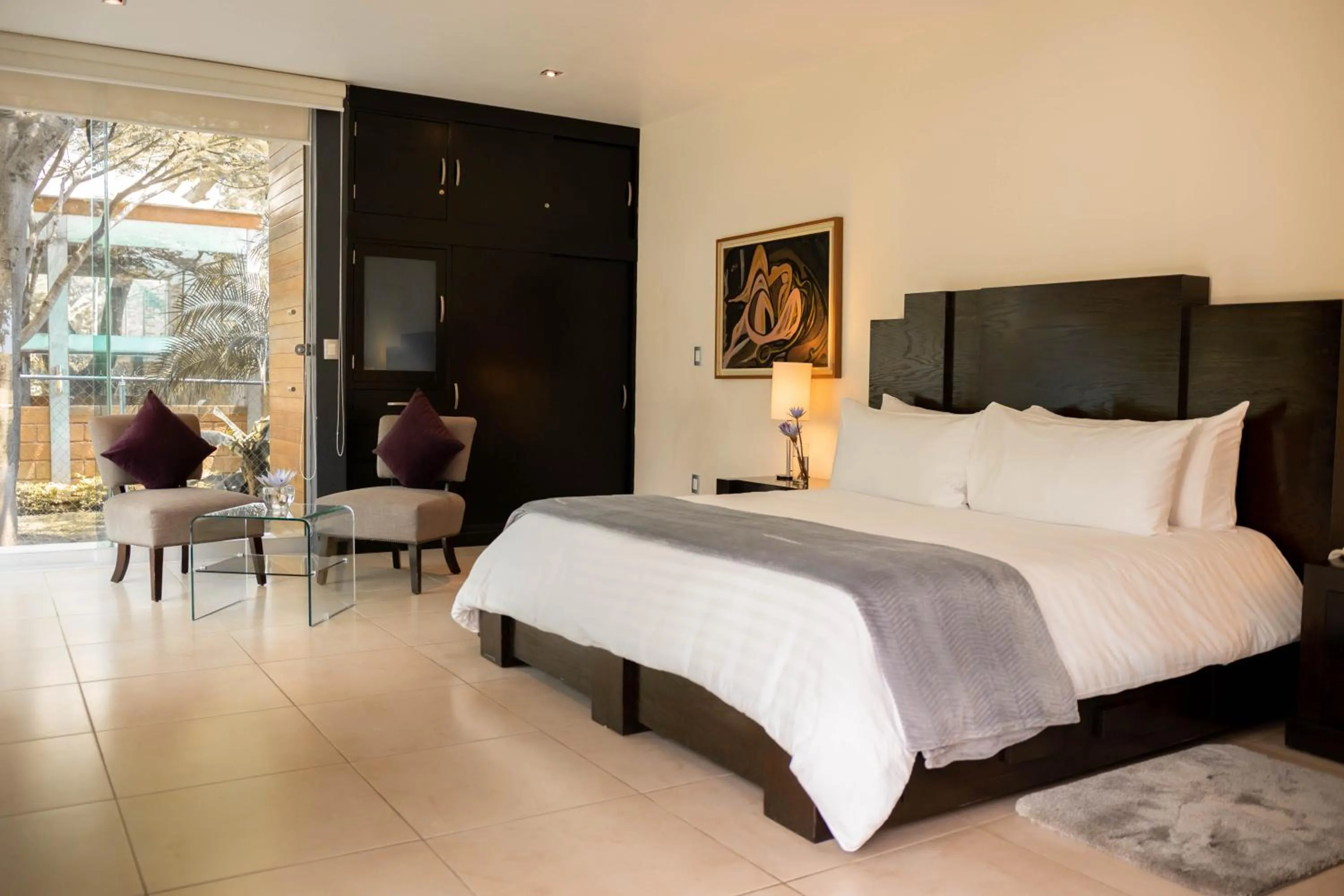 Photo of the whole room, Bed in Alilo by Muuk