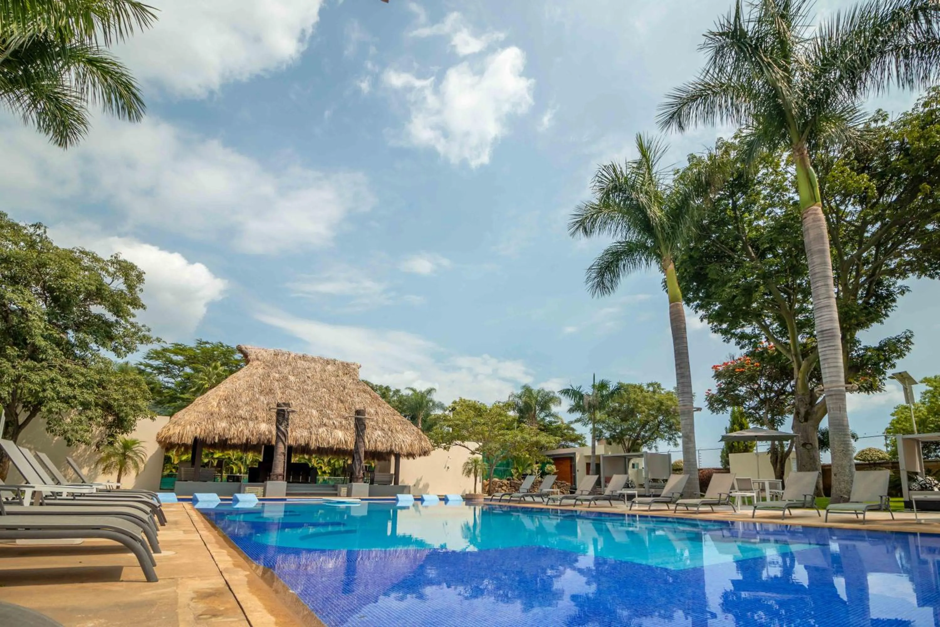 Swimming pool in Alilo by Muuk